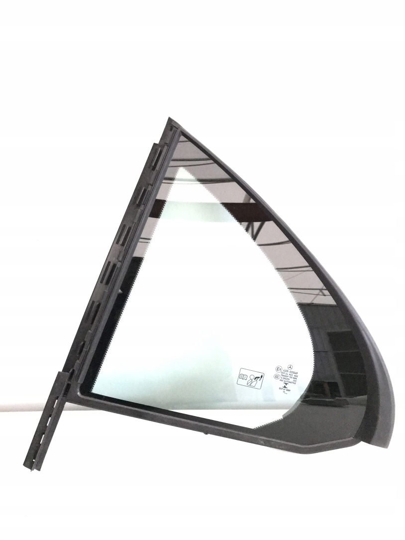 MERCEDES скло ліве трикутник A2137300702