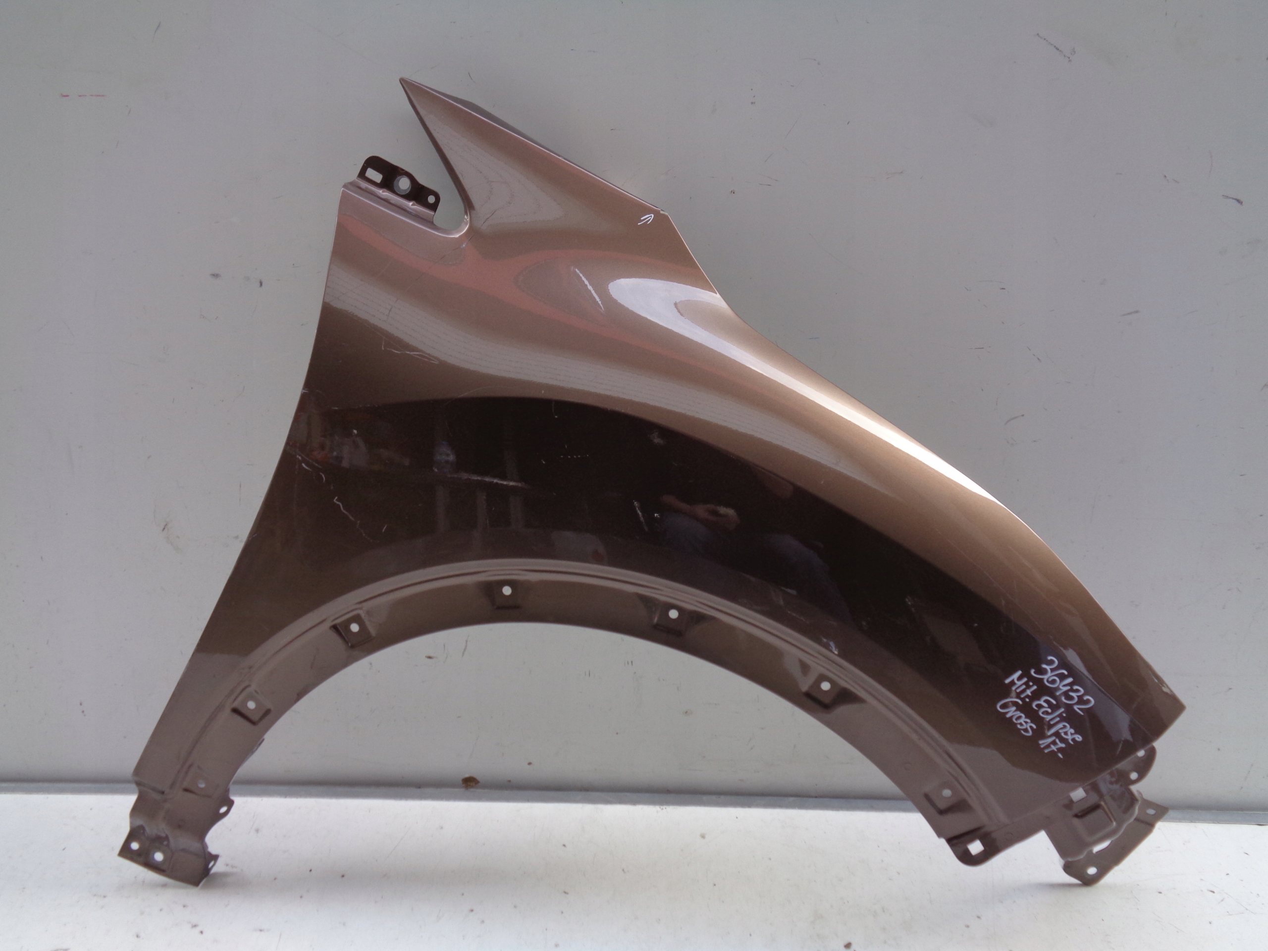 fender right MITSUBISHI ECLIPSE CROSS 17- 36432