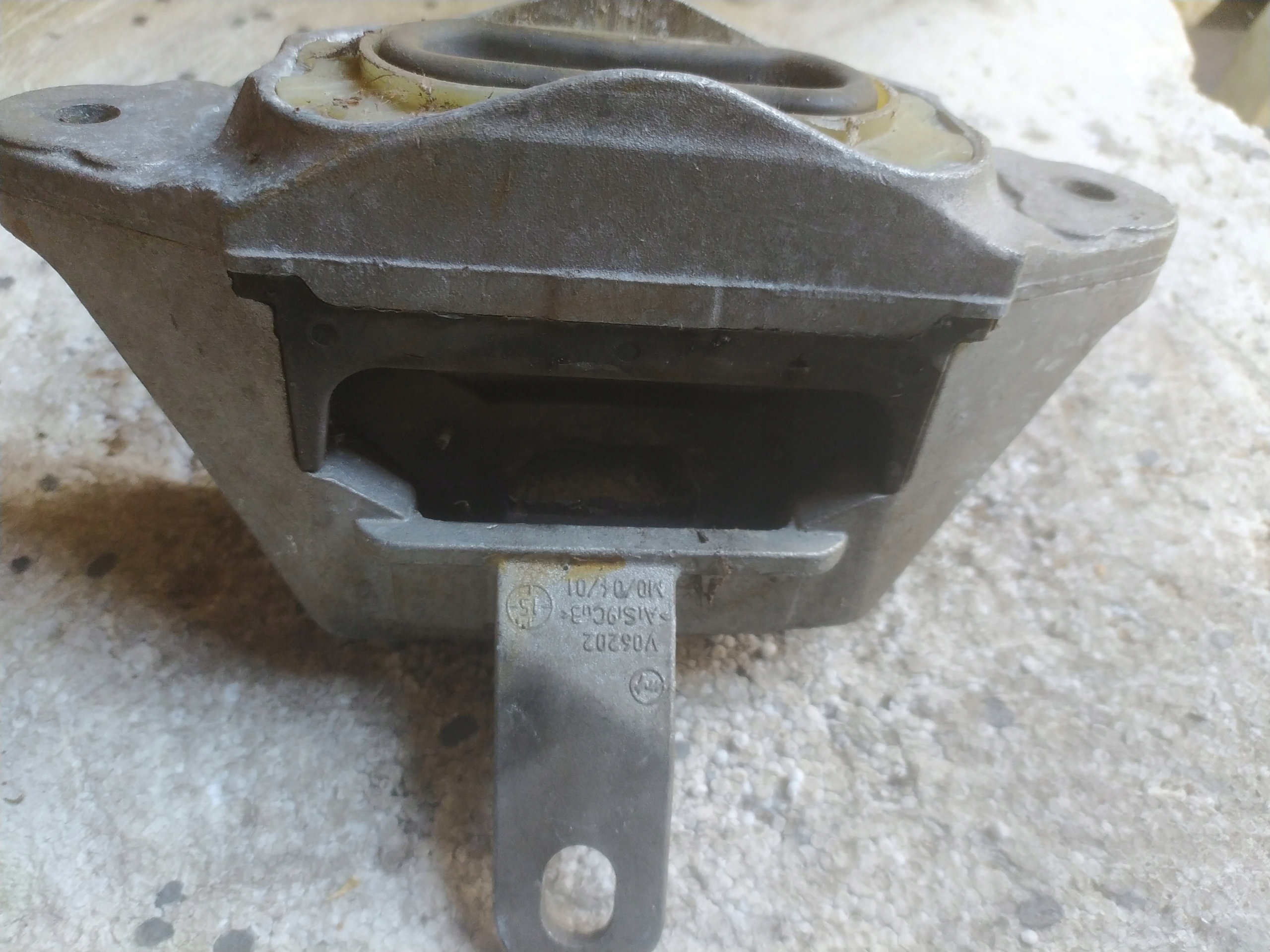 holder engine mount Opel Astra J IV 4 13287953