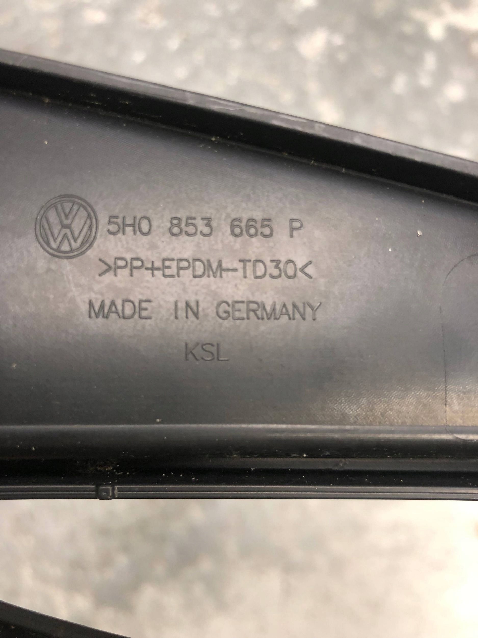 grid of a bumper left front VW GOLF VIII LIFT 5H0853665P