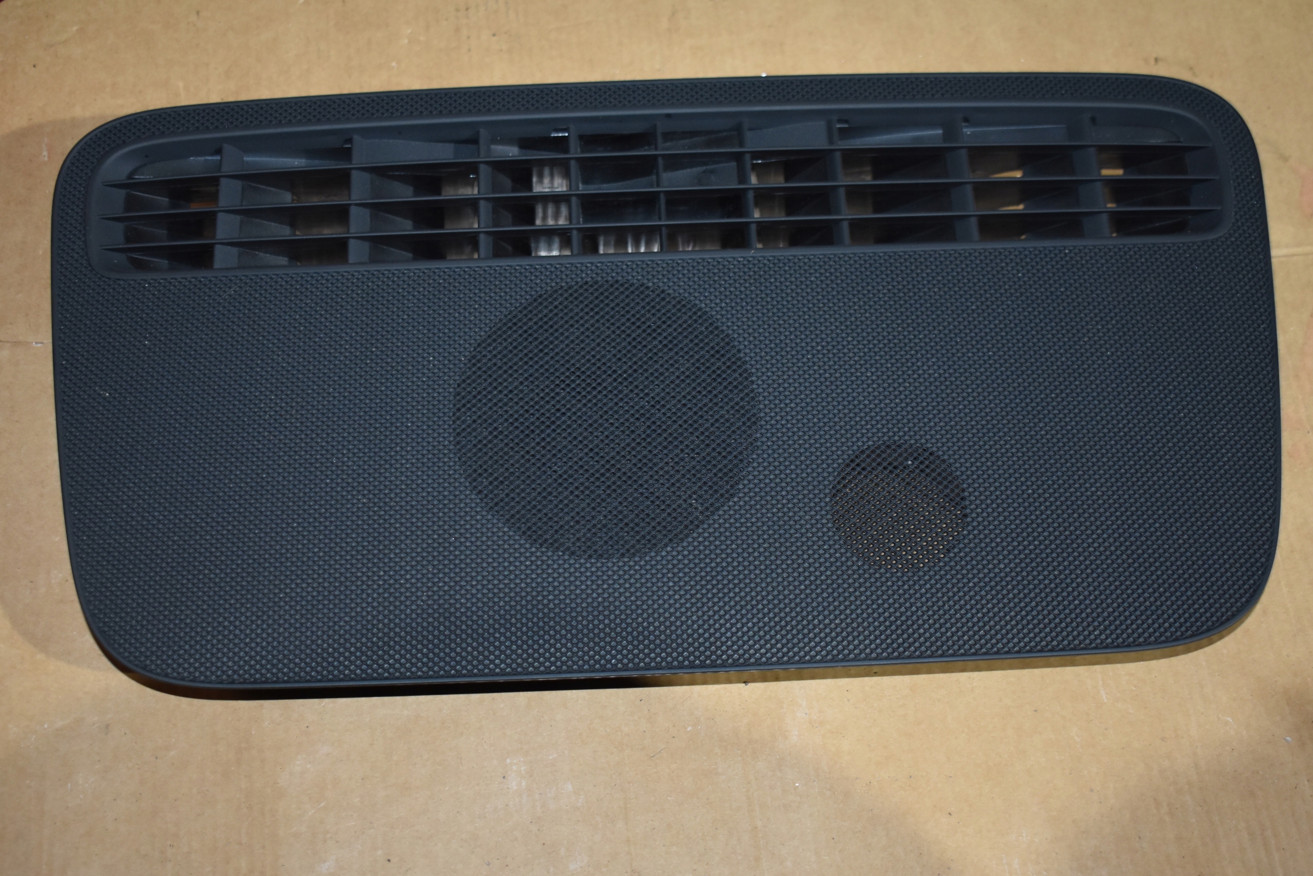 IDEALNA cover grid consoles MERCEDES W223 1