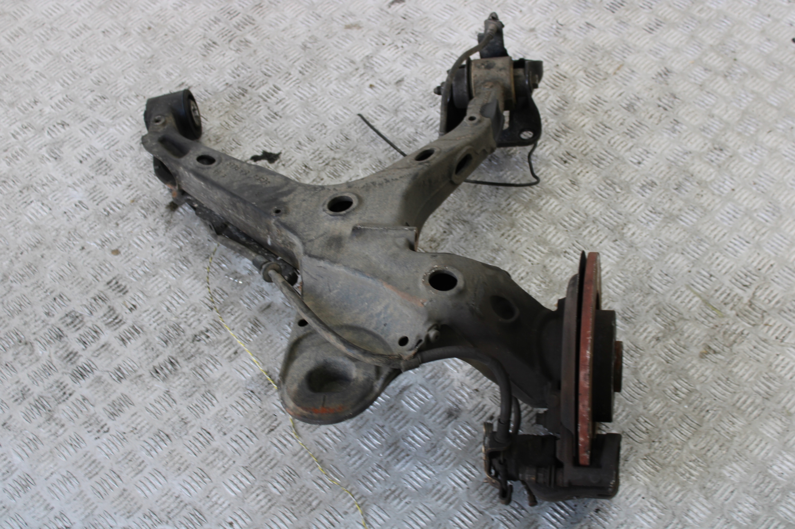 swing arm left rear part TOYOTA PROACE II 2 2018