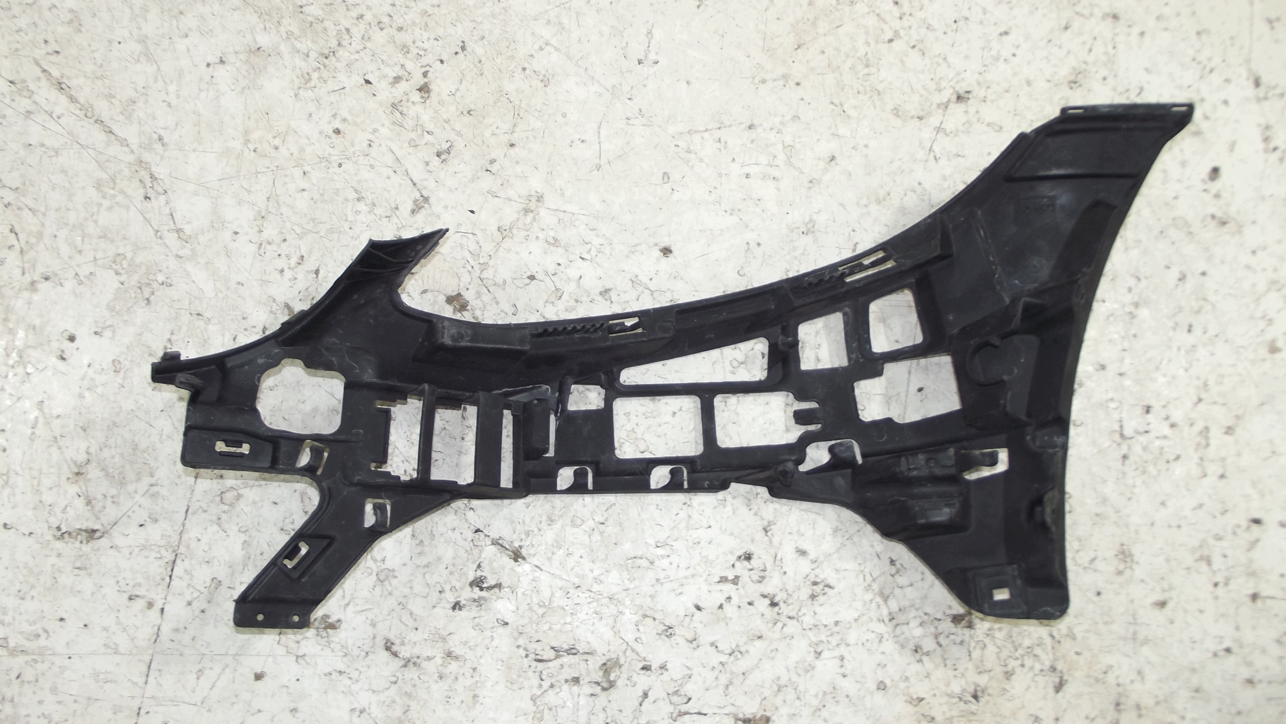 Mercedes C Klasa W205 bumper bracket right front A2058850665