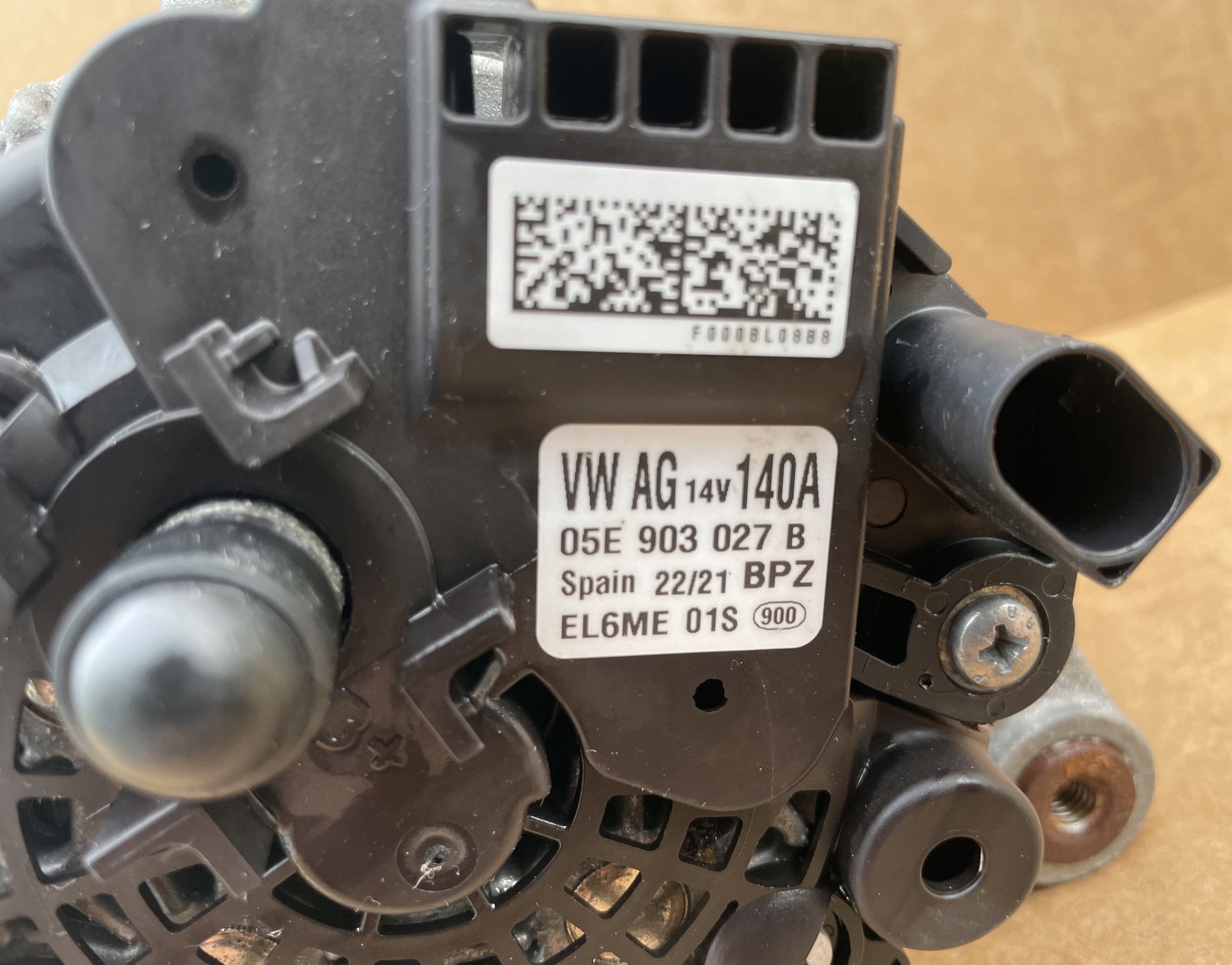 alternator 05E903027B VW SKODA as new original