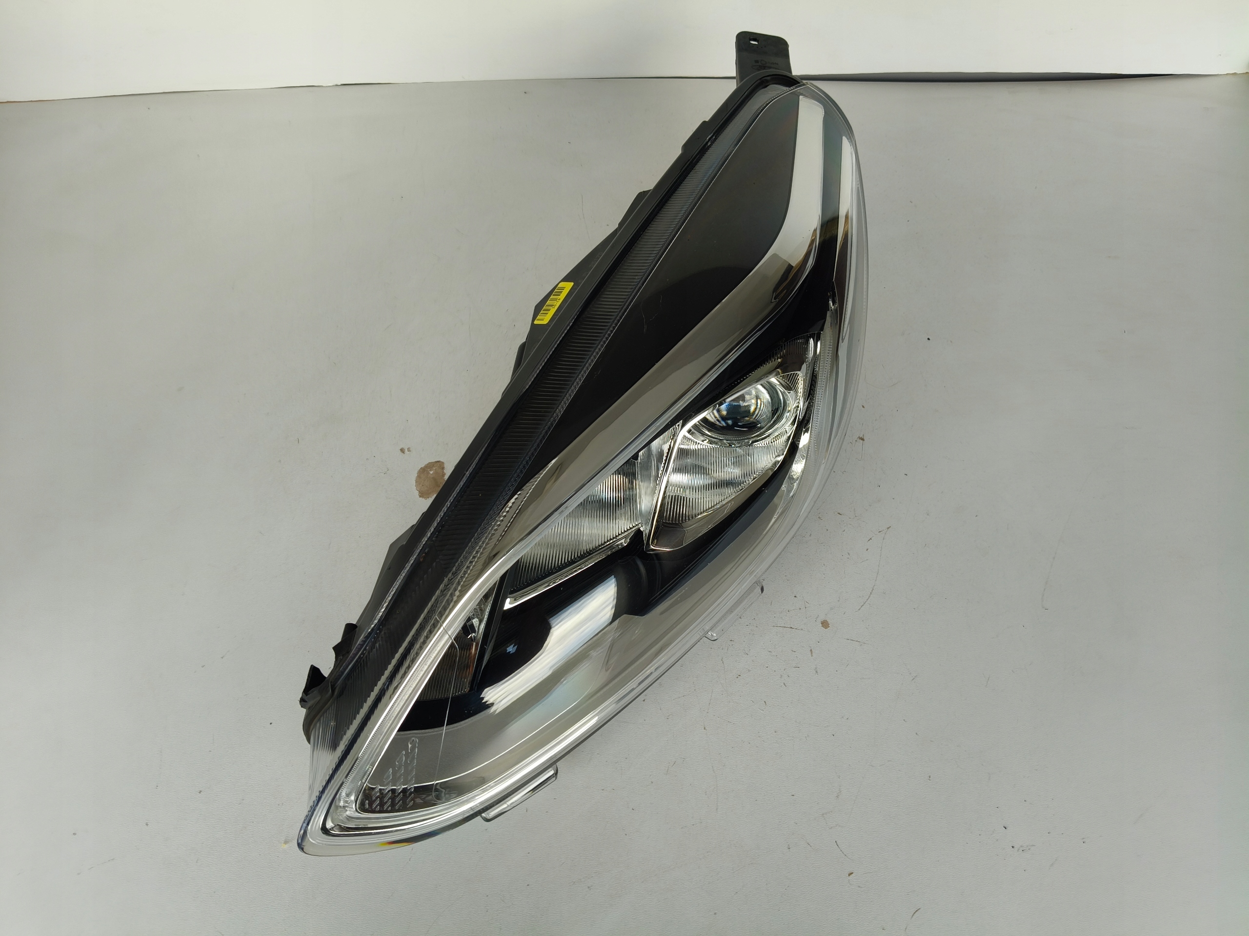 light left REFLEKTOR FORD FIESTA MK8 17- LED