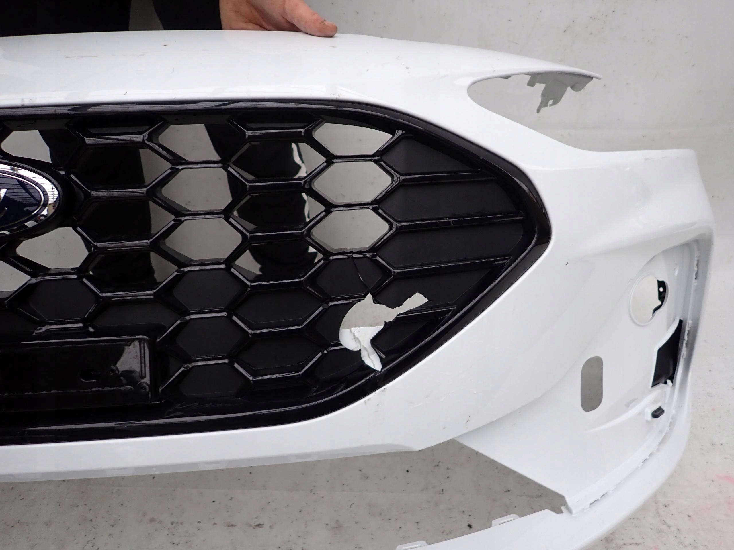 FORD FOCUS MK4 LIFT ST-LINE 21- bumper front front PDC
