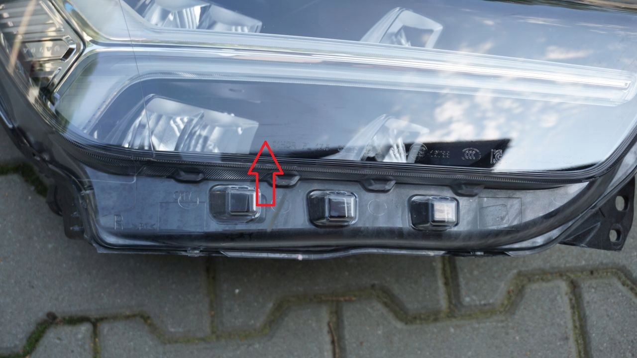 VOLVO XC40 - light MID LED right front