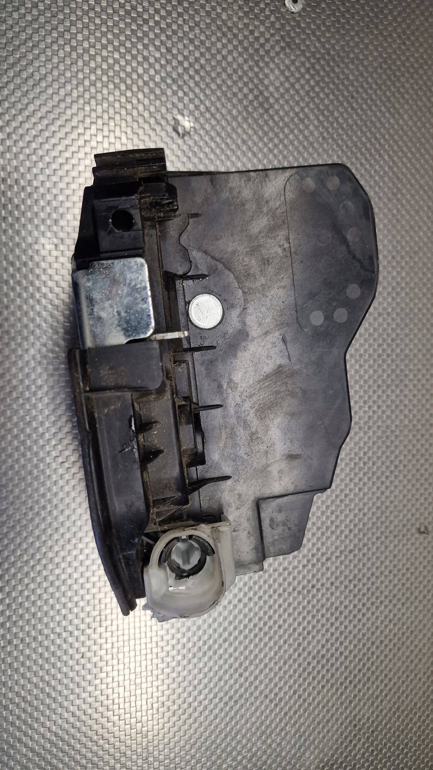 Замок двері лівий перед BMW F11 f30 f31 f20 E84 E90