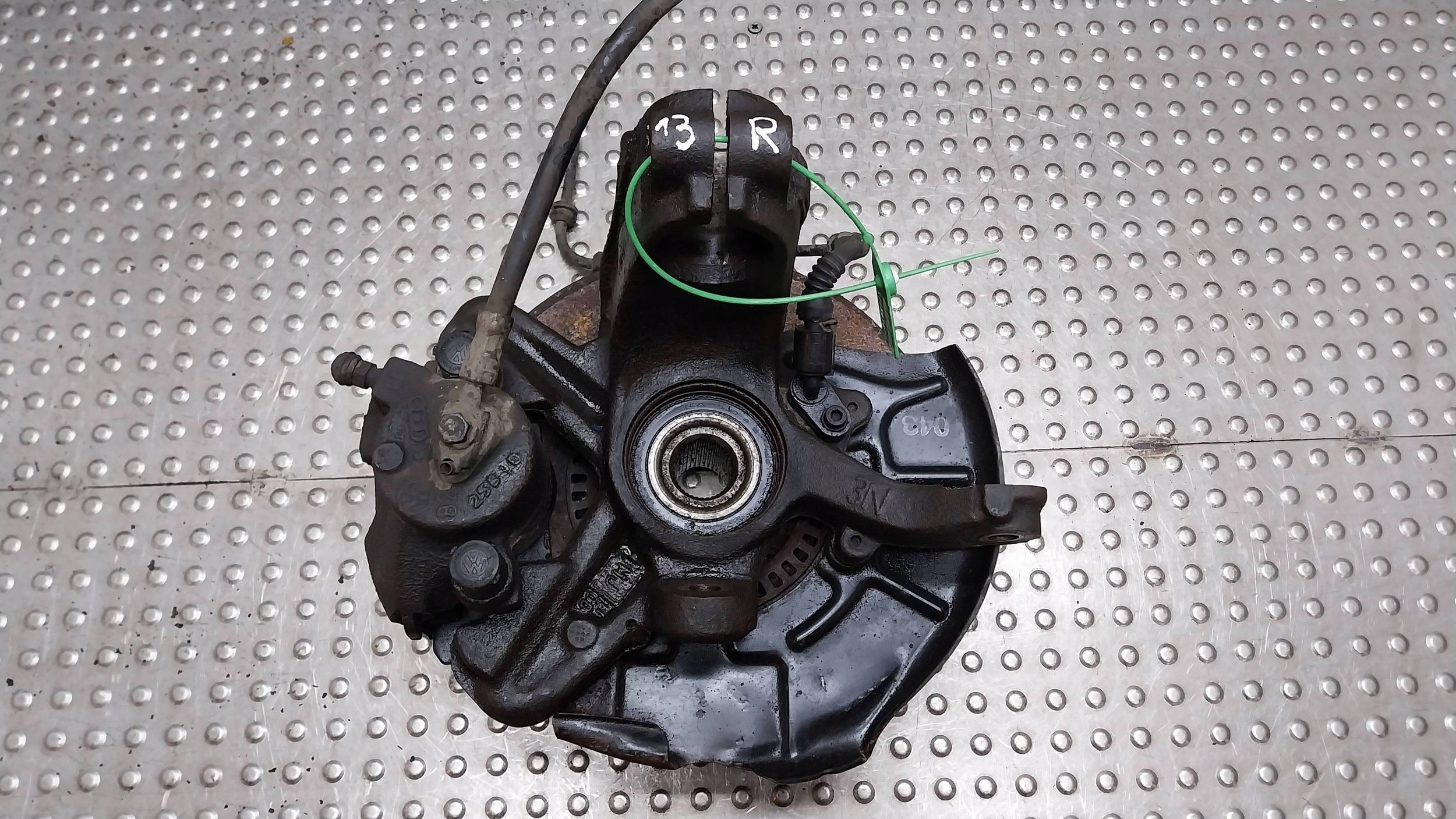 Mozzo FUSELLO Destra Anteriore 1J0407256N VW GOLF IV A3 8L OCTAVIA e LEON e 1.6B