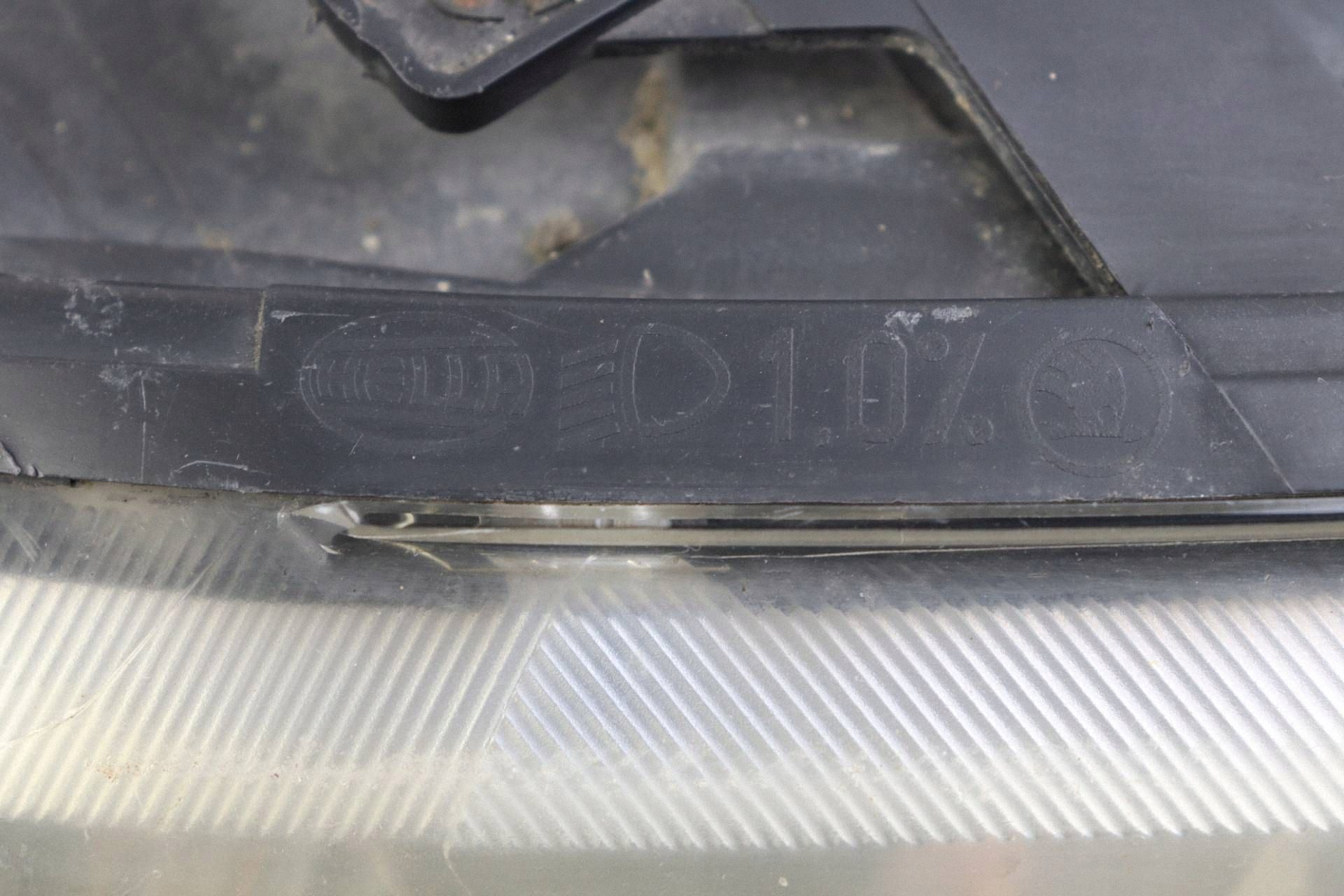 SKODA SUPERB and light front right front XENON EUROPA 246756-00