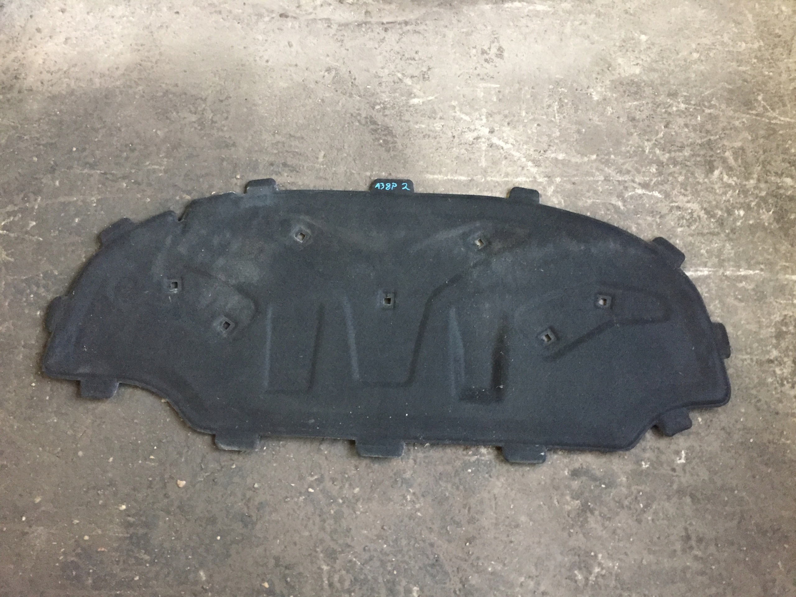 AUDI A3 8P LIFT звукоизоляция капота 8P0863825L