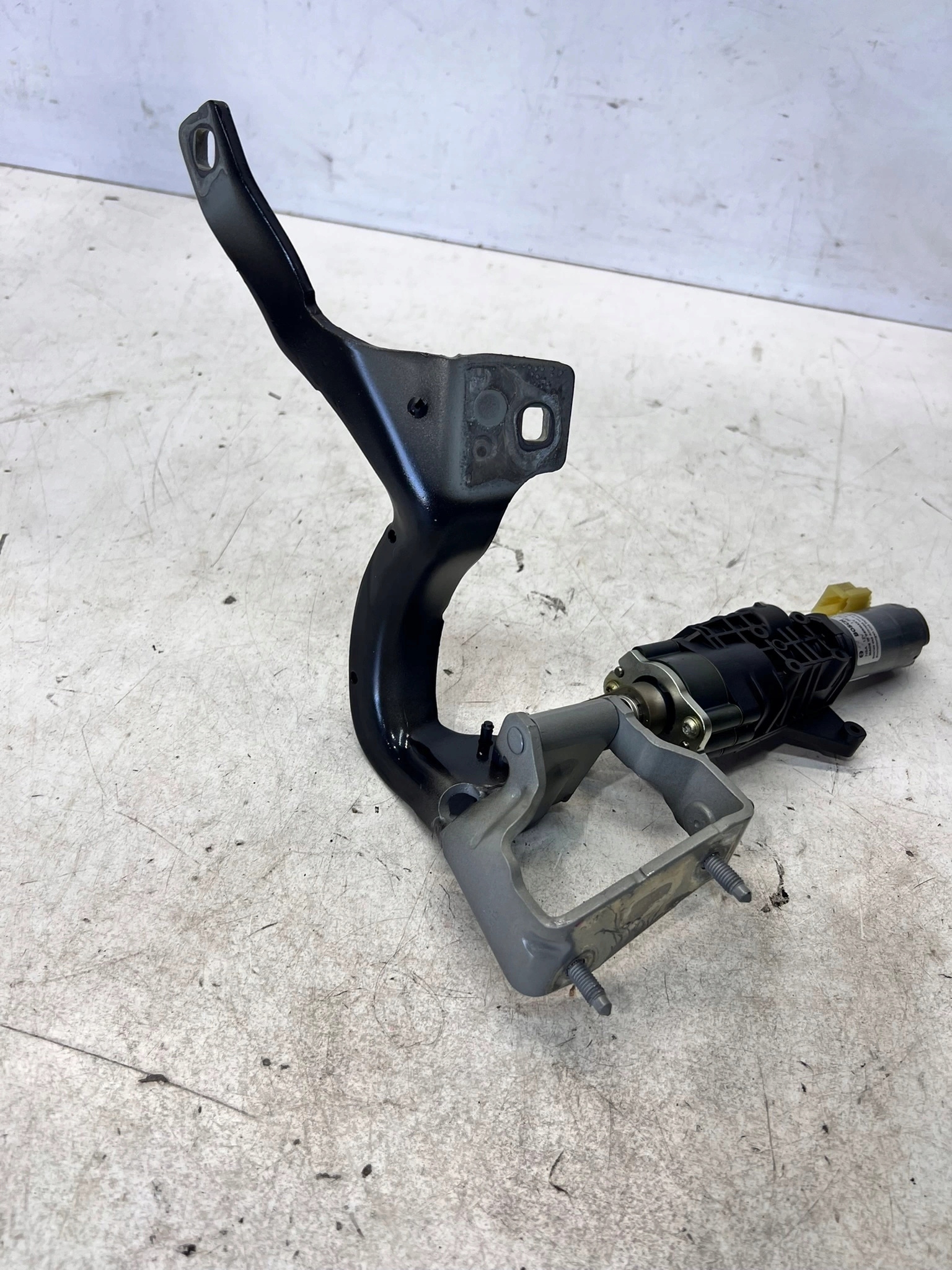 hinge SILNIKCZEK bonnet rear part right AUDI A6 C8 4K9827852B 4K9827300A