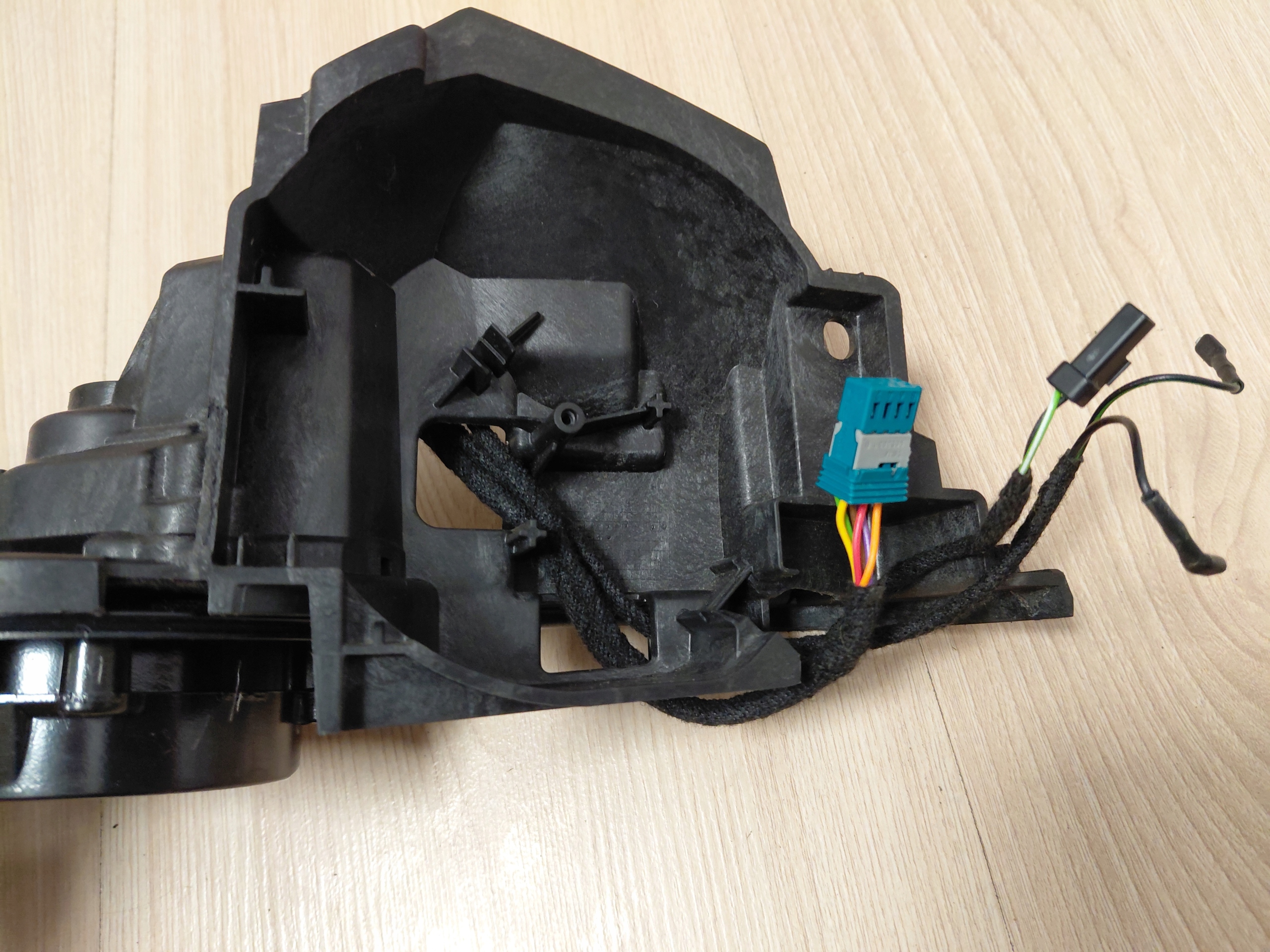 TESLA MODEL Y mirror right support 11 PIN EUROPA OE