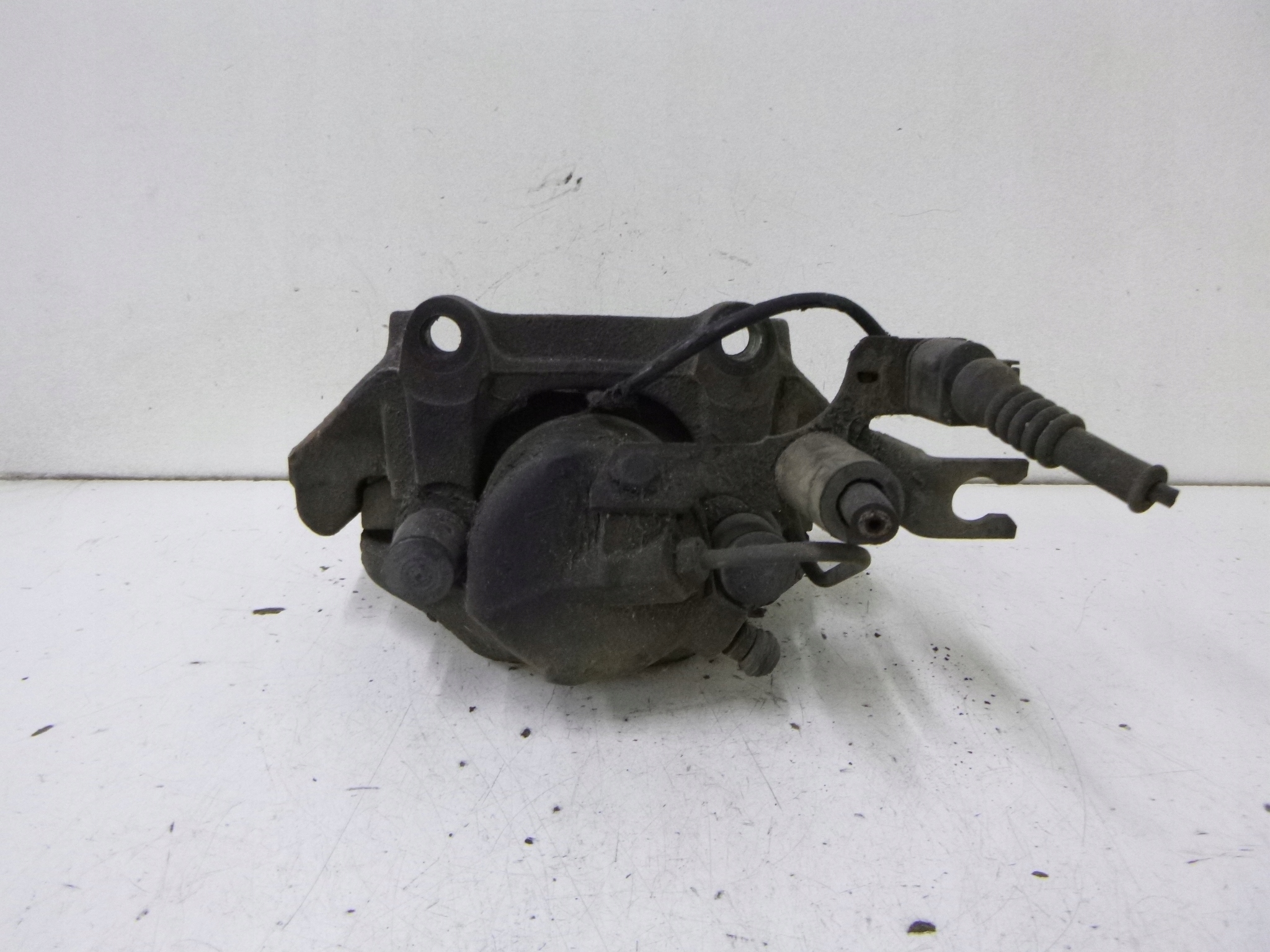 caliper brake front Audi A6 C5 2.4 01r. Avant