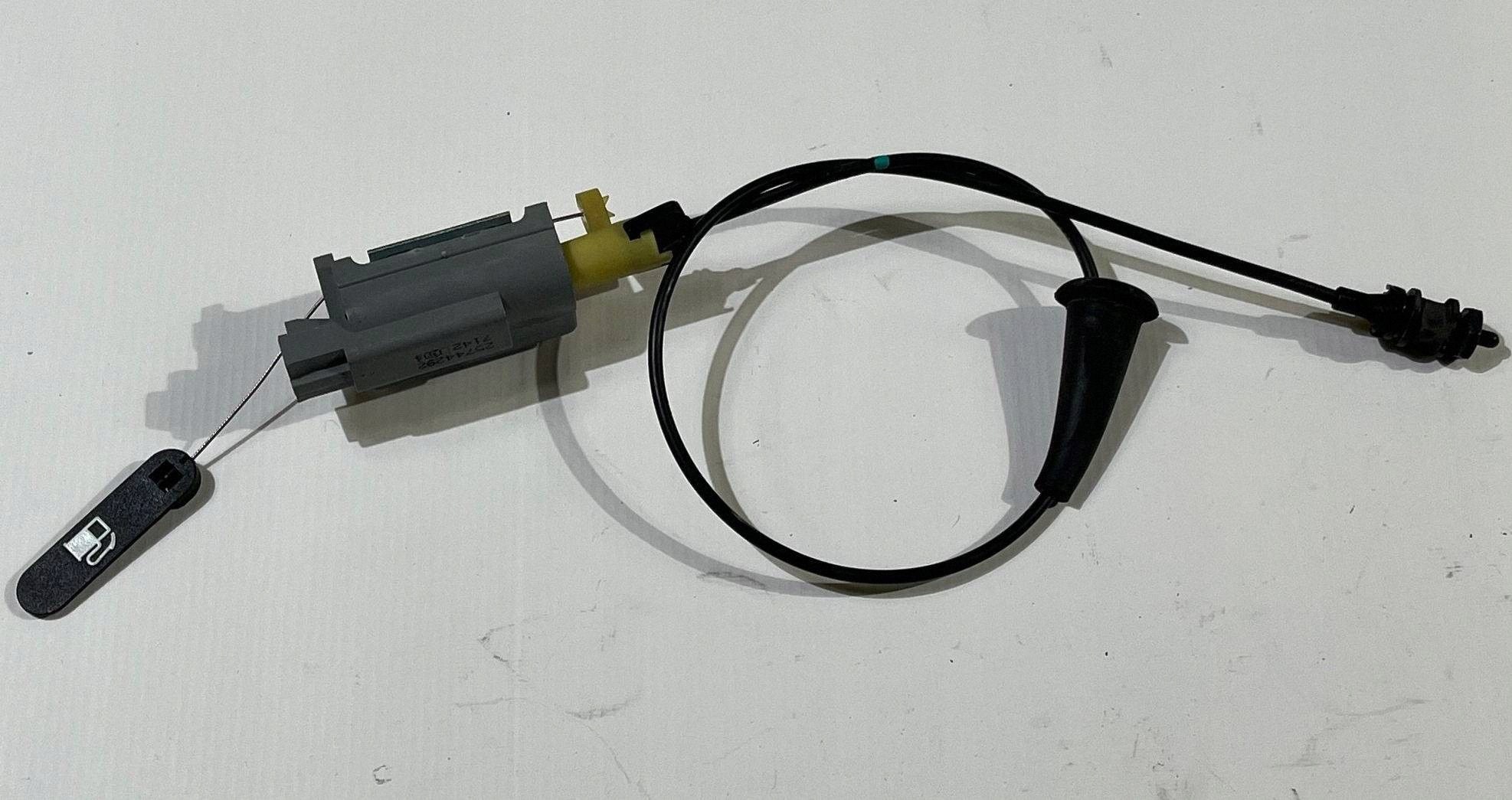 brava amortizer kabel vratašca rezervoara goriva Chevrolet Corvette C6 2005