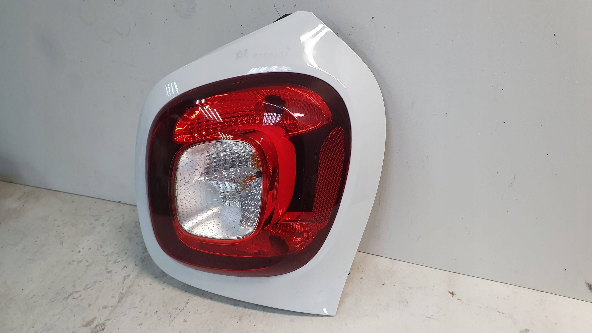 light rear part right 265502707 SMART FORFOUR III 14