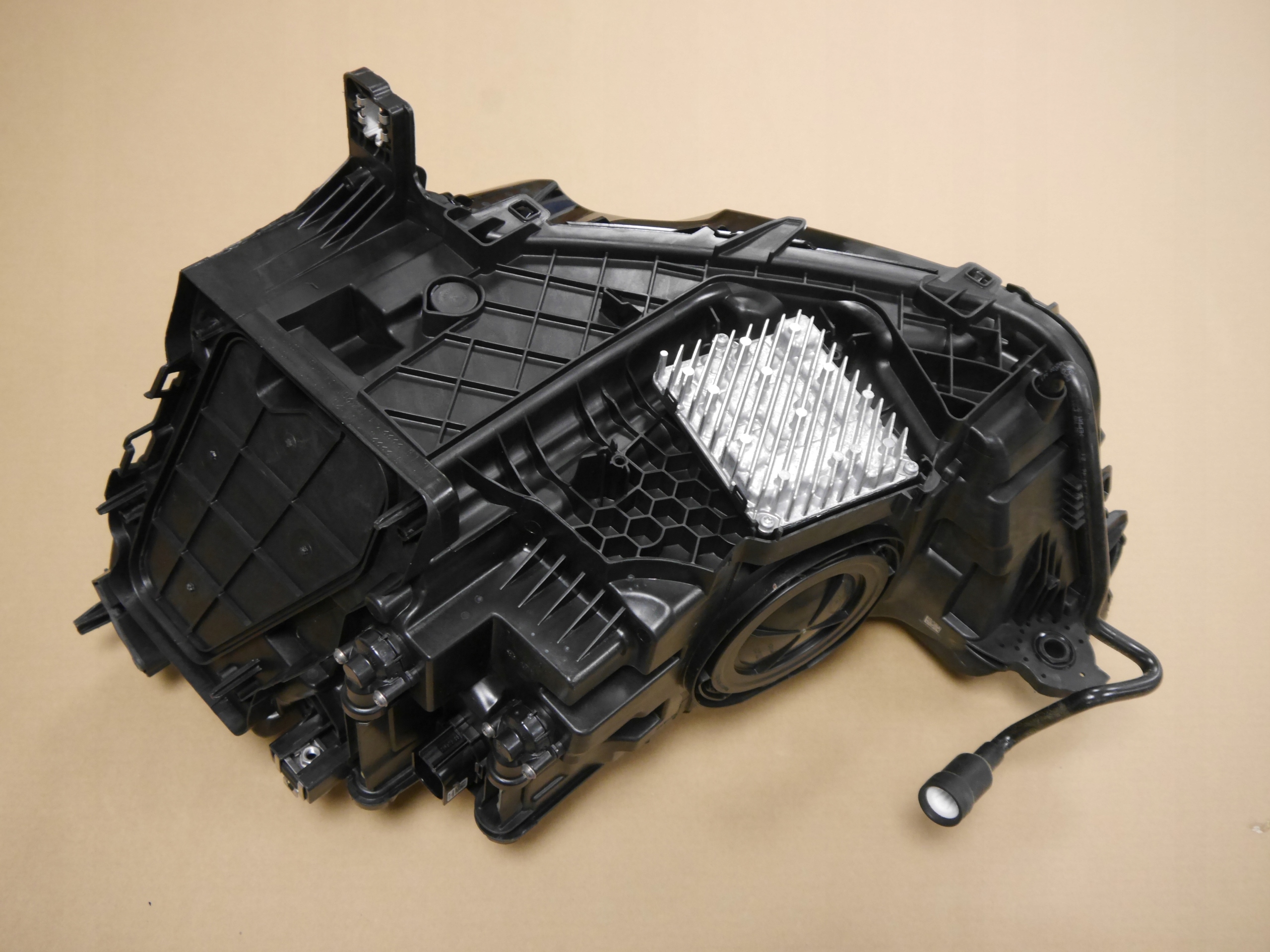 AUDI Q3 83A LAMPA PRZÓD LED 83A941012B Rodzaj świateł mijania LED