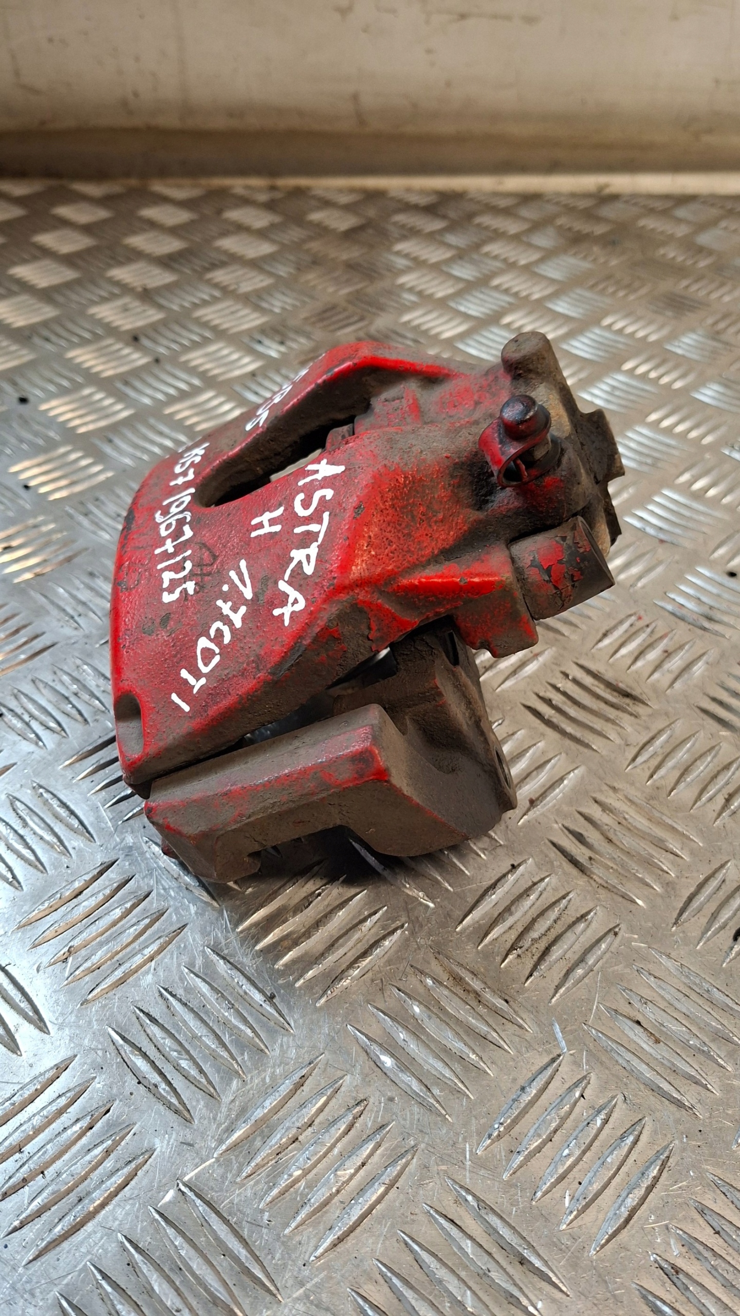 caliper brake left front OPEL ASTRA H