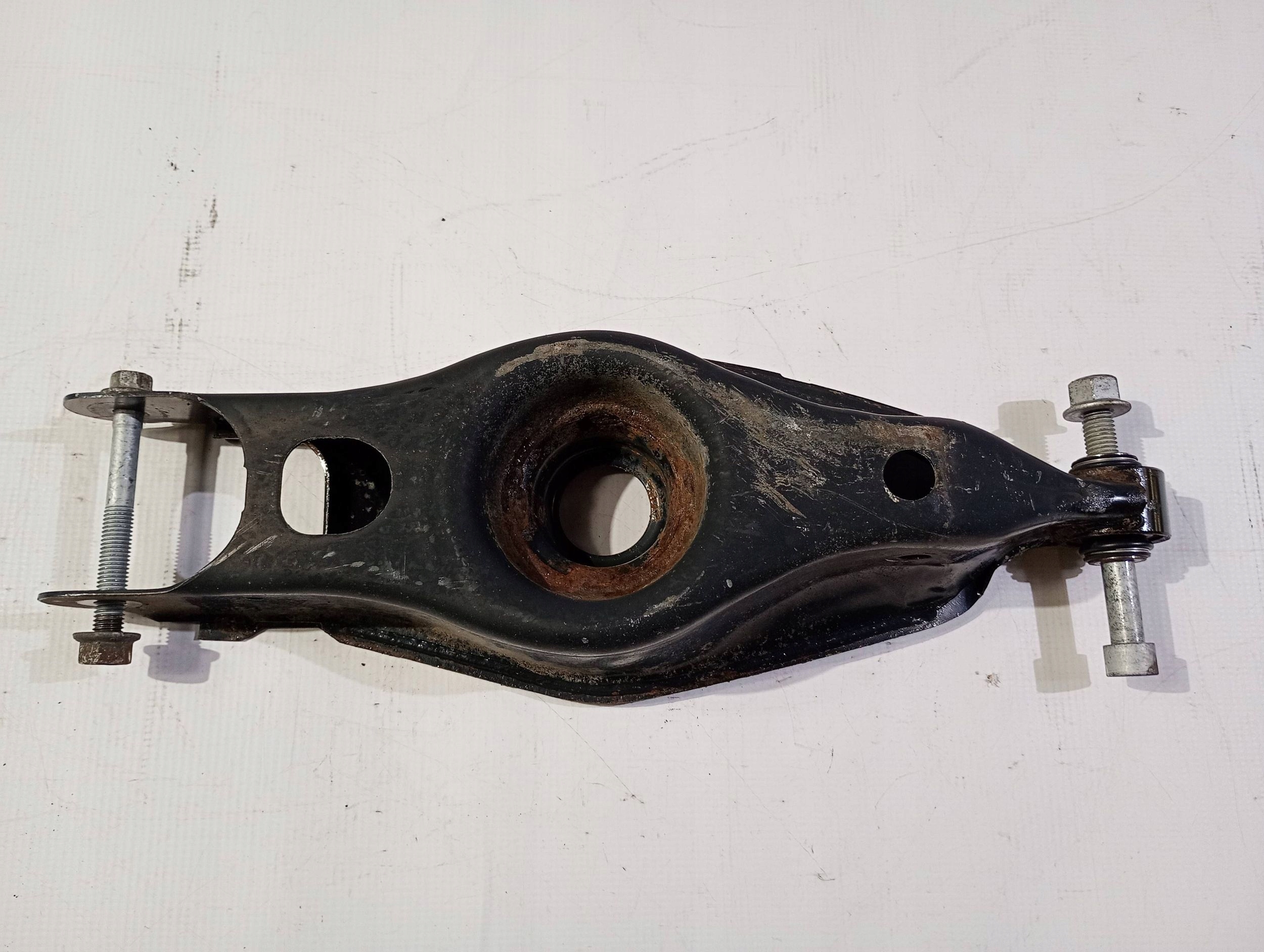 arm rear part rear left right lower Dodge Charger Challenger 6.4 SRT 2015