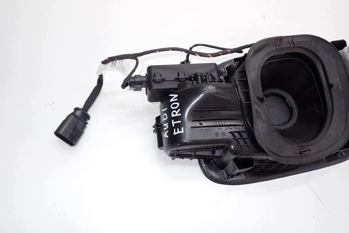 AUDI Q6 E-TORN Volet Carburant wlew 85H971375 85H810002B