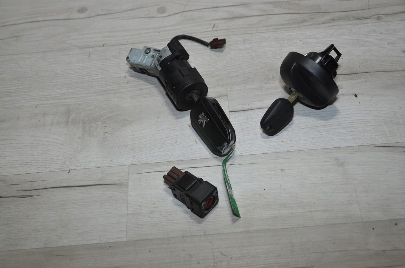 ignition 2x key Peugeot Partner III lift 13r