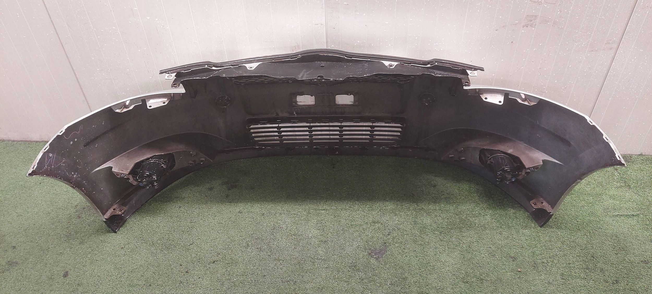 bumper front TOYOTA AURIS 06-10 LAK: 1C0
