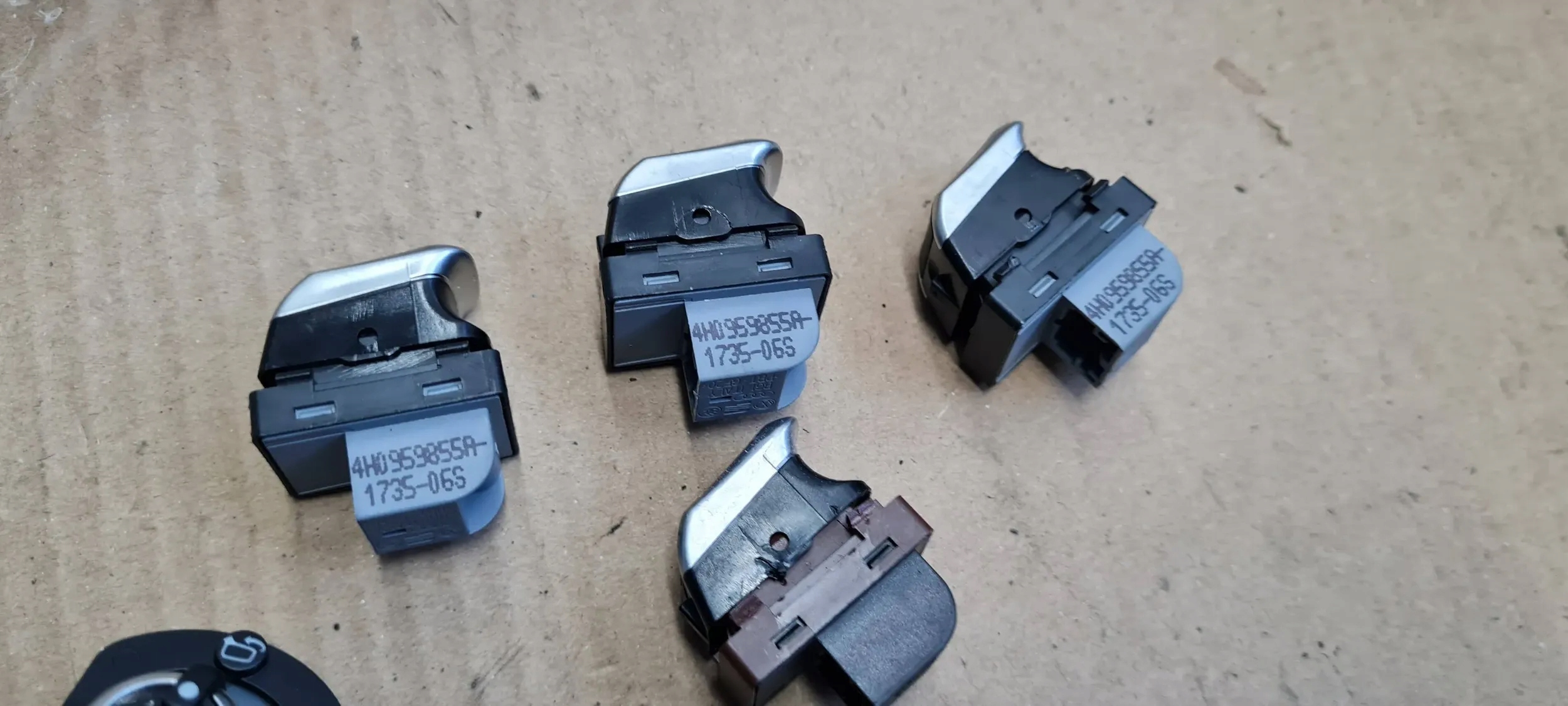 A6 C7 4G COMMANDES VITRE CHROM SKLADANE PANEL 4G0959851 A4 B8 A5