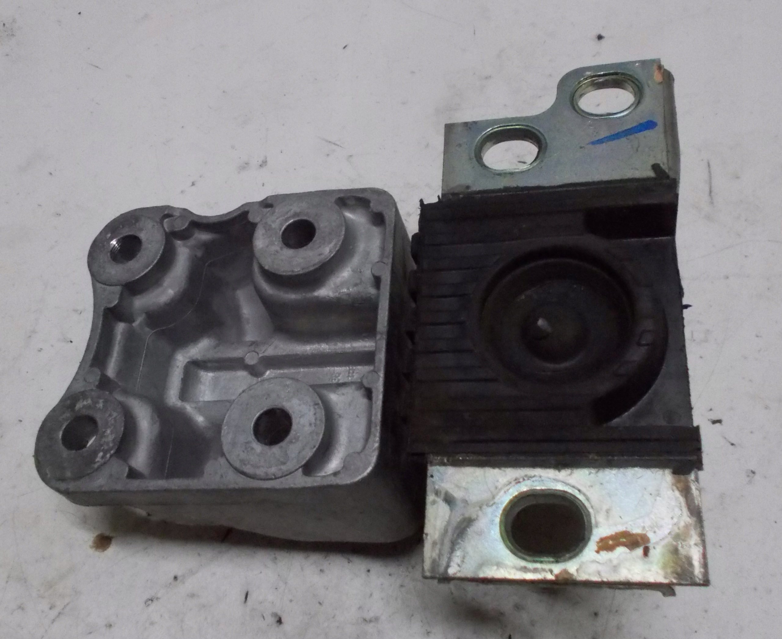 BOXER JUMPER DUCATO 2.2 HDI 21R holder engine mount 01393896080