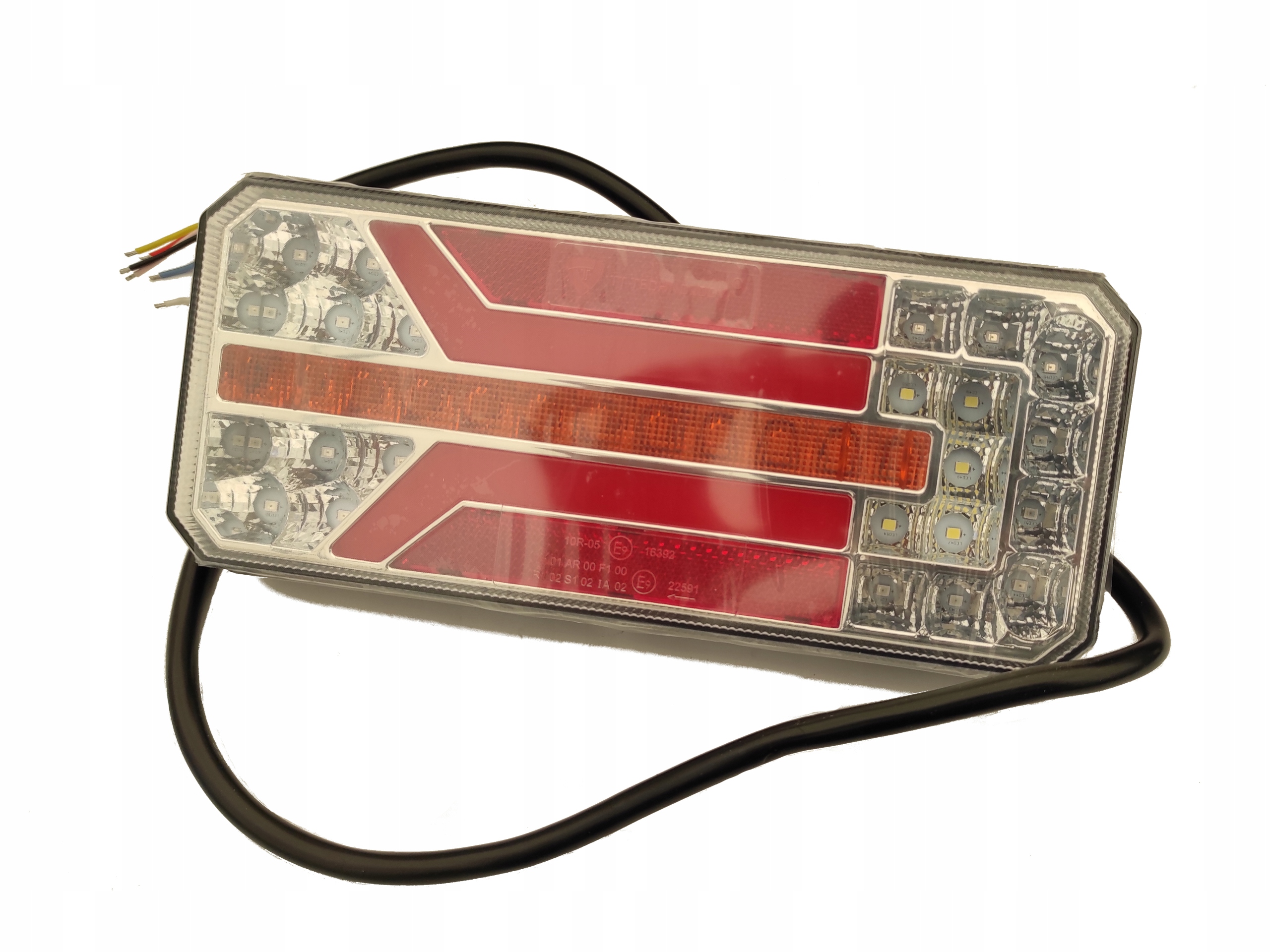 LAMPA TYLNA LED TT 12555 PRAWA DYN KIERUNKOWSKAZ