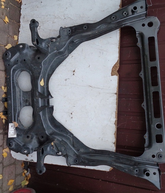 SANKI WÓZEK POD SILNIK PRZÓD NISSAN QASHQAI J12 .