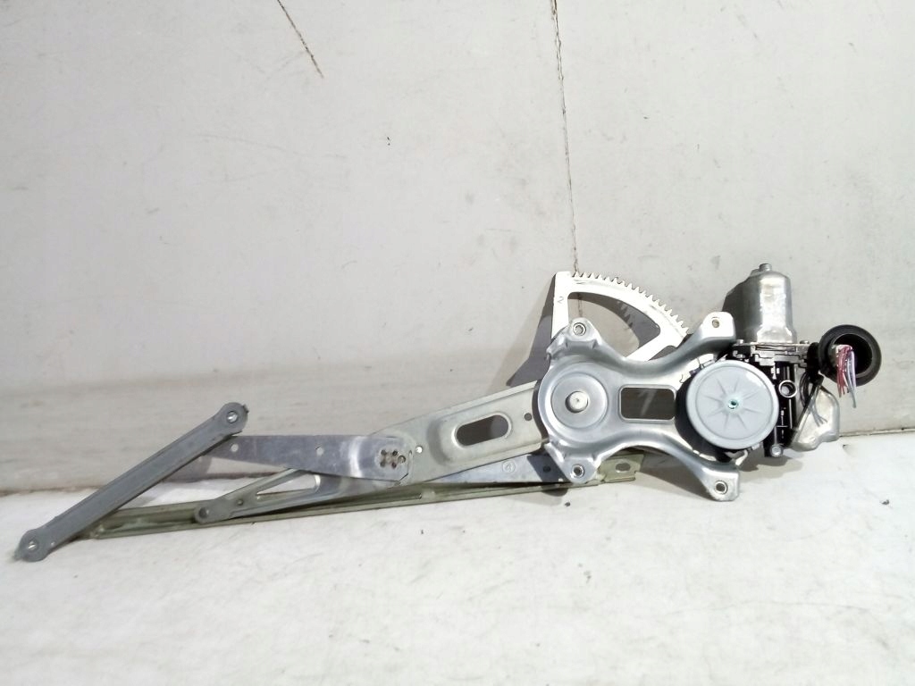 Toyota Verso S window regulator left front 85720-52160