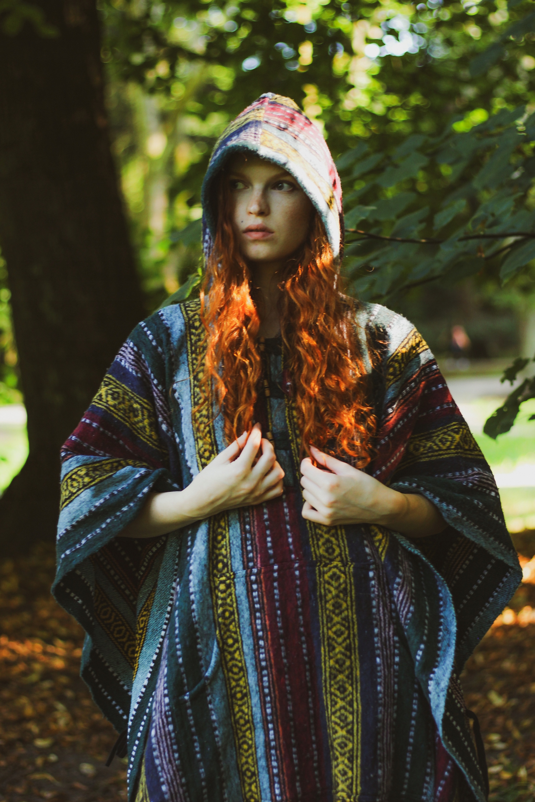Teplé Etno Poncho pláštěnka Pončo s kapucí z Nepálu etno hippie boho