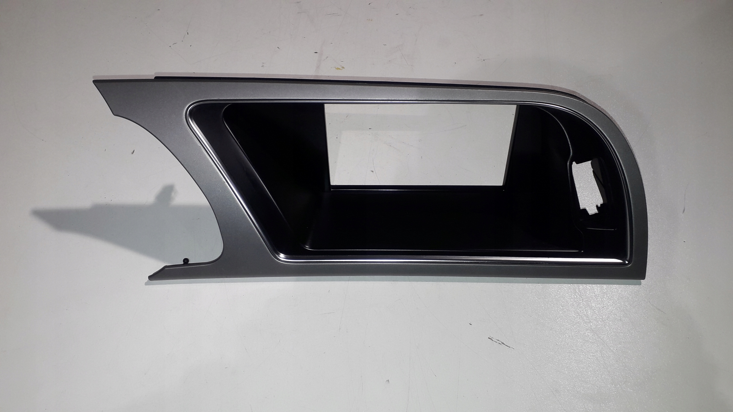 RÁM obal WYSWIETLACZA AUDI A5 8T1857186