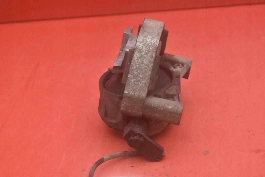 holder engine mount left front AUDI A6 C7 2.0 TDI 177 KM 10-14