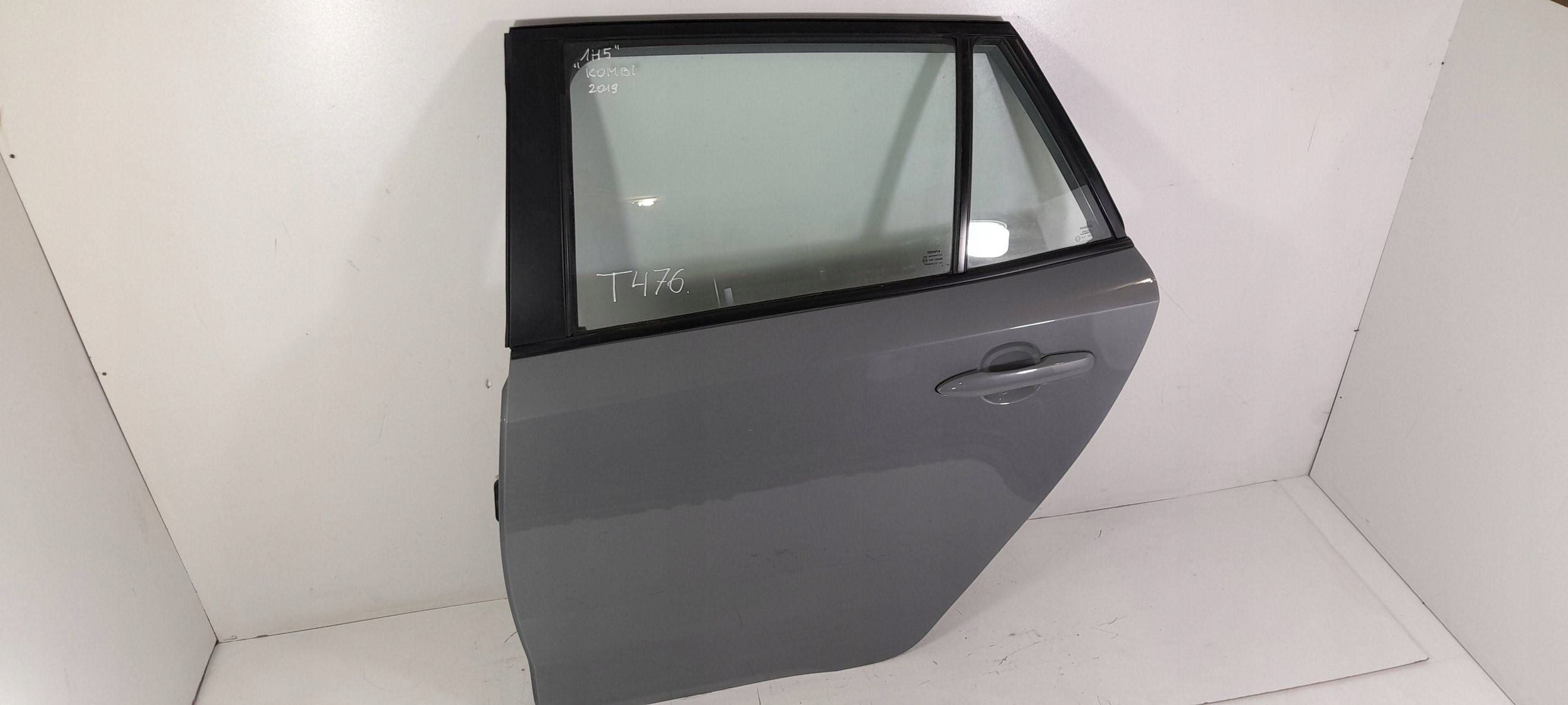 Toyota Corolla E21 Kombi door rear. left 1H5 (T476)