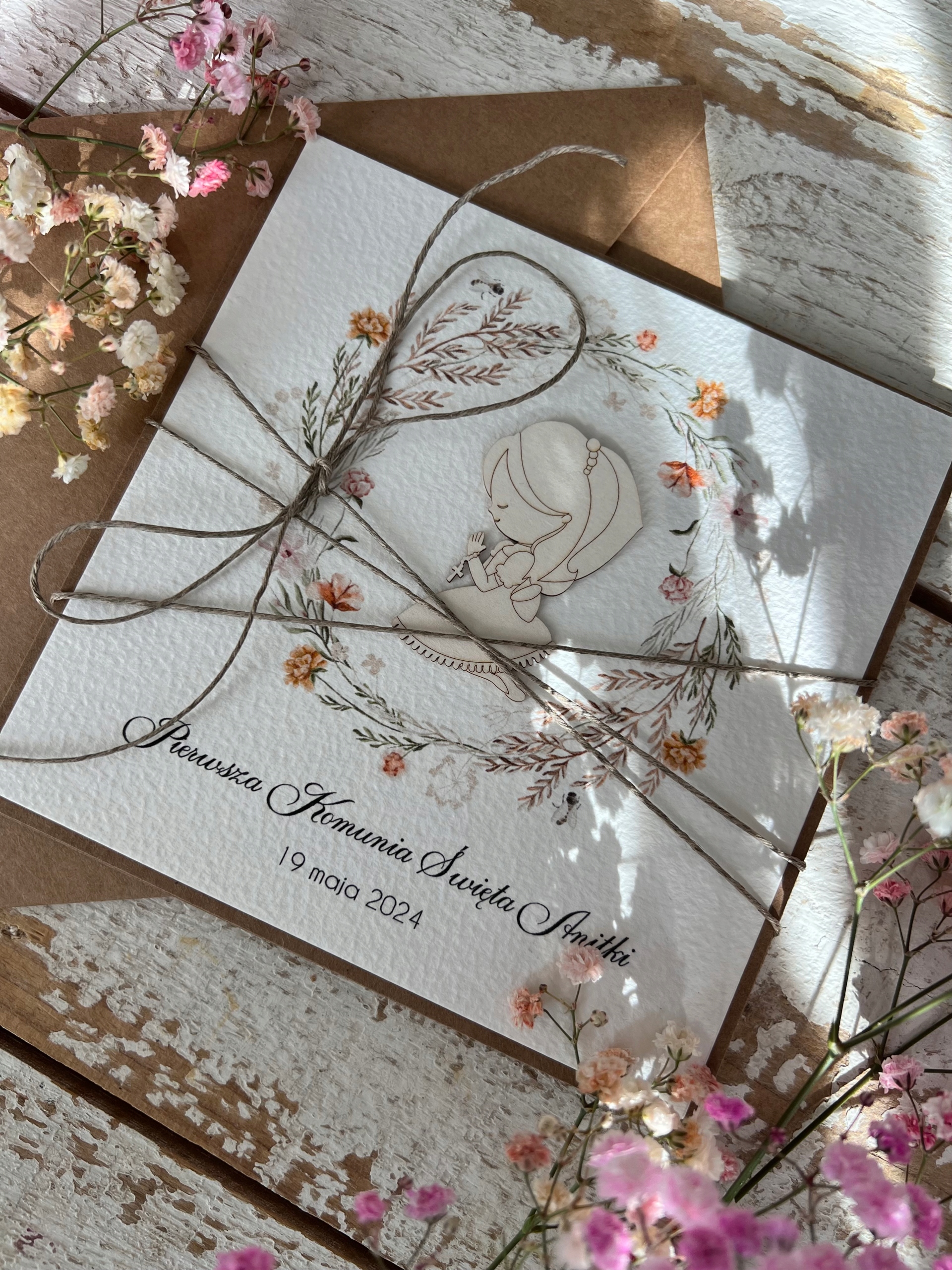 Ručně vyrobená karta pro společenství suvenýr společenství s personalizací