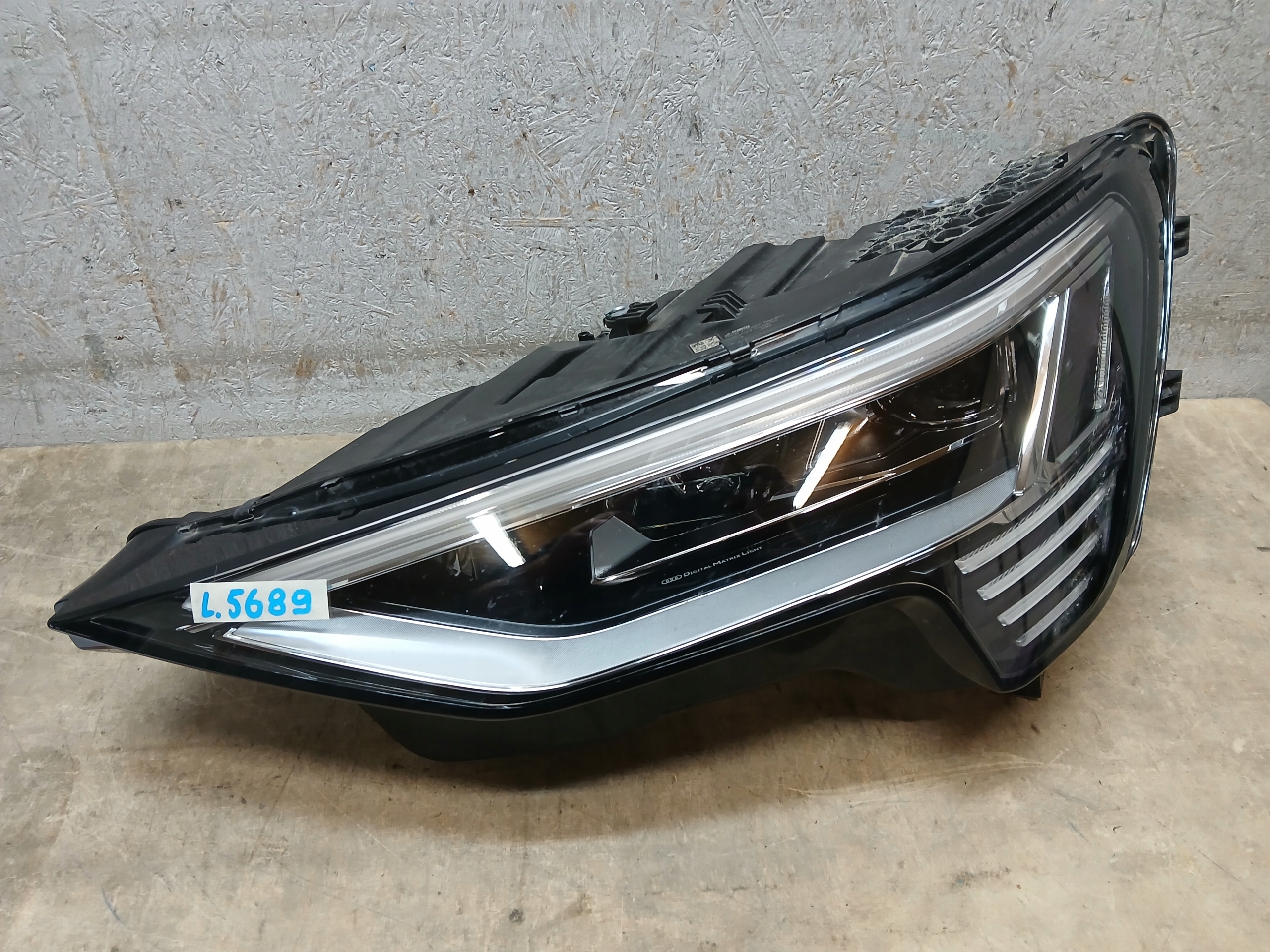 Licht vorne links AUDI E-TRON E TRON 4KE MATRIX 4KE941035D