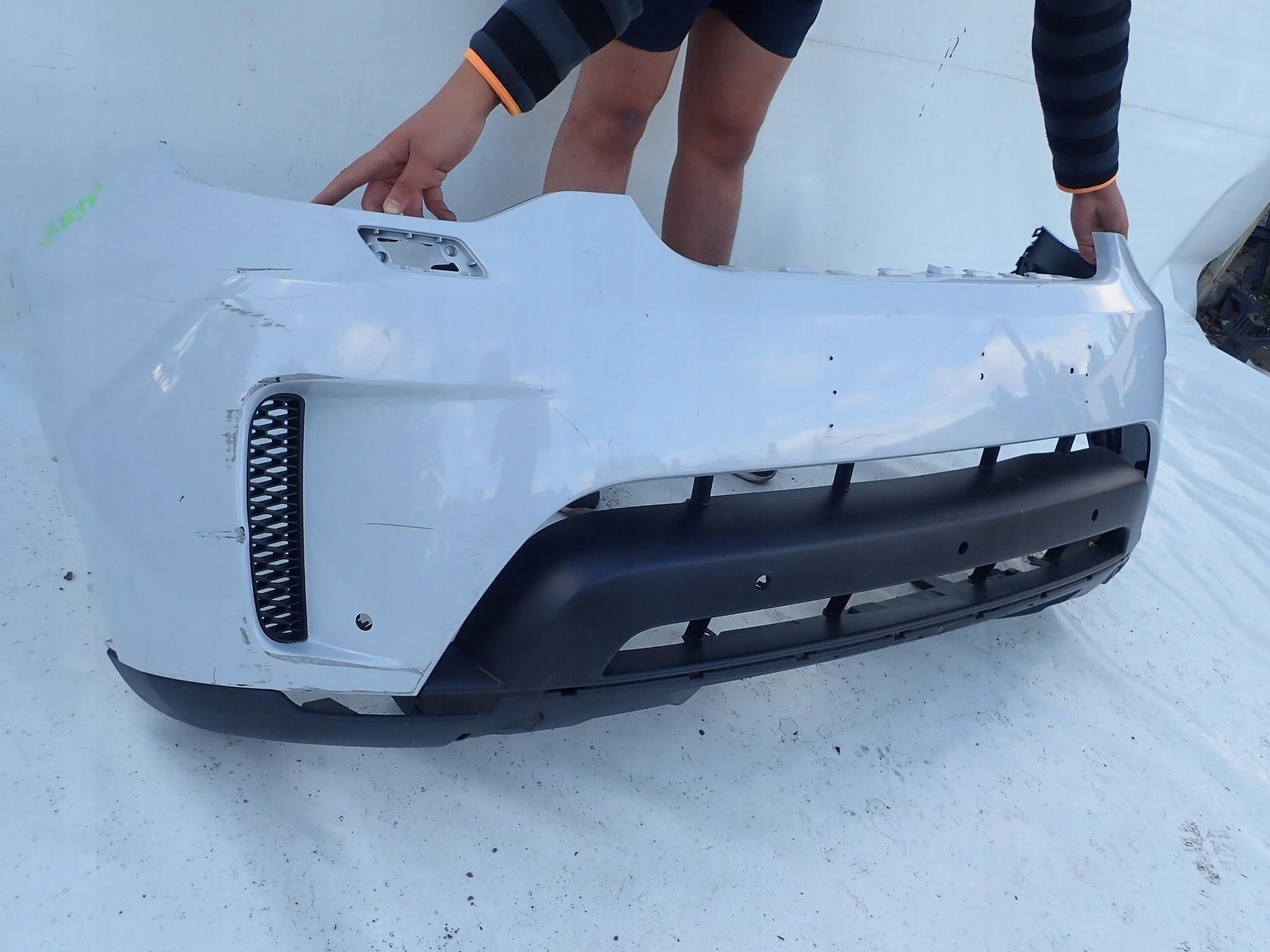 LAND ROVER DISCOVERY IV 4 17-> bumper front