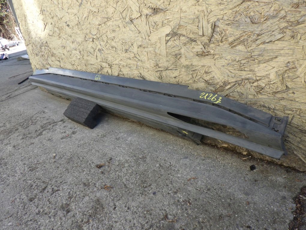 BMW 4 i4 G26 Gran Coupe M Pakiet 21- moulding threshold threshold right
