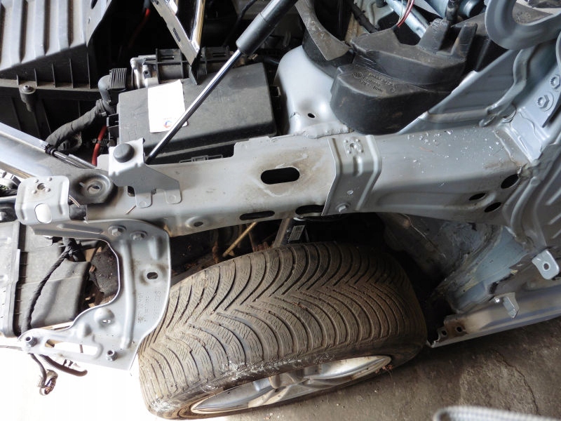 vw GOLF VII PLUS SPORTSVAN четверть левый