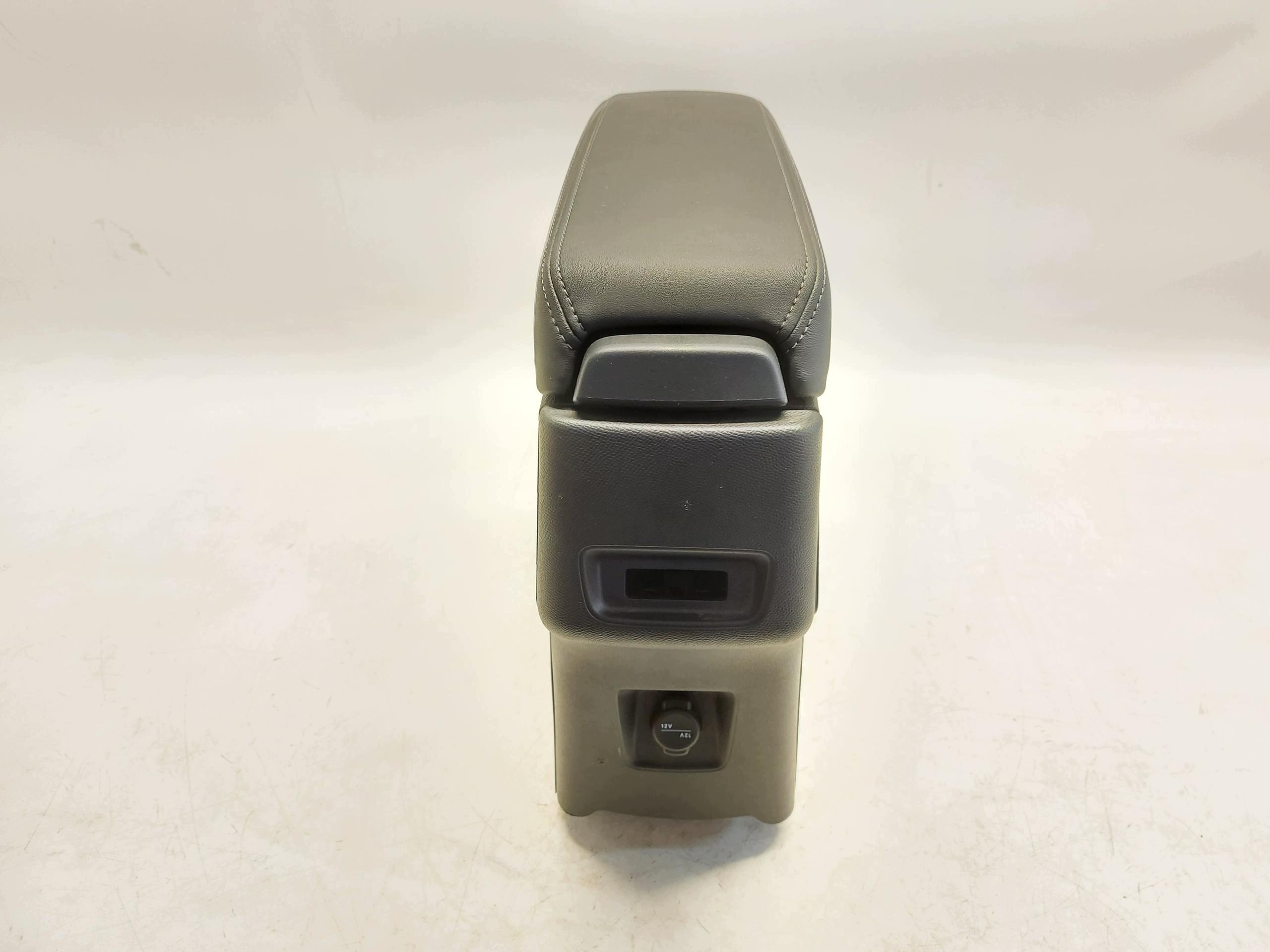 Citroen C3 IV 4 2025 1.2 THP HN09 TUNEL central armrest