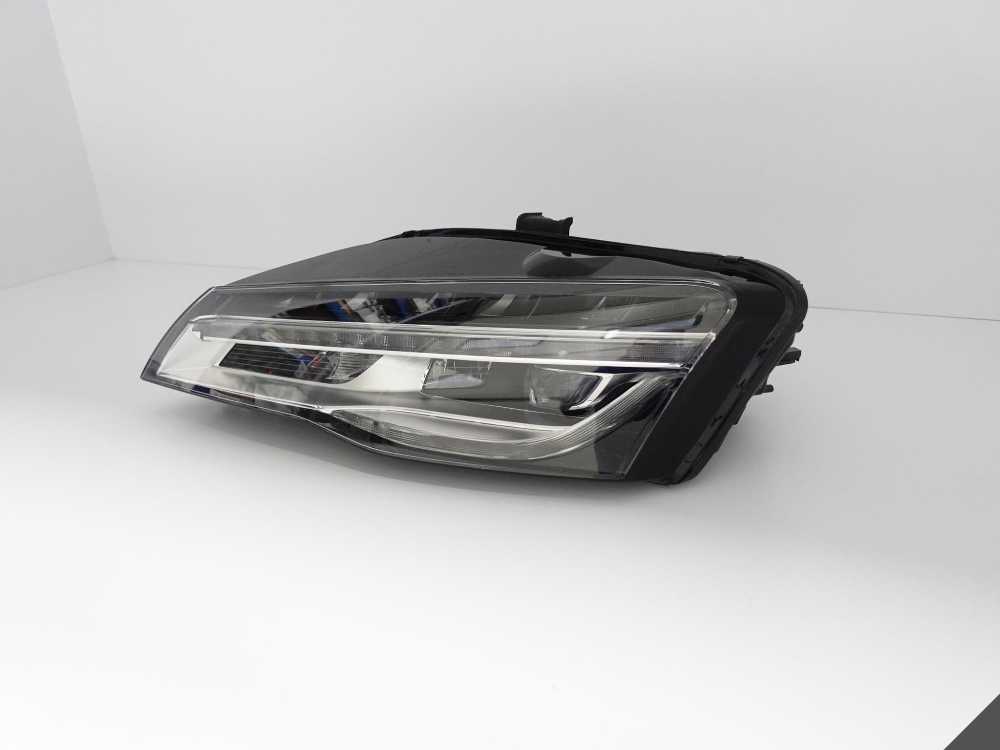AUDI R8 420 LIFT 12-15 light FULL LED left USA