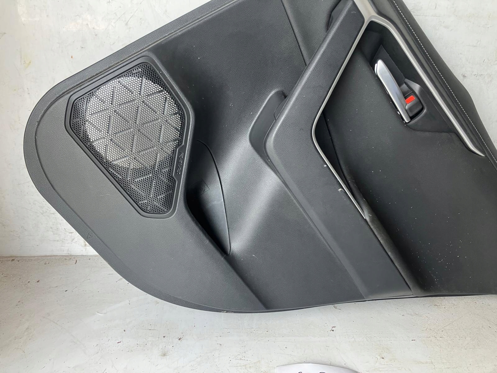 side door right rear part TOYOTA RAV4 V BIALA NITKA leather