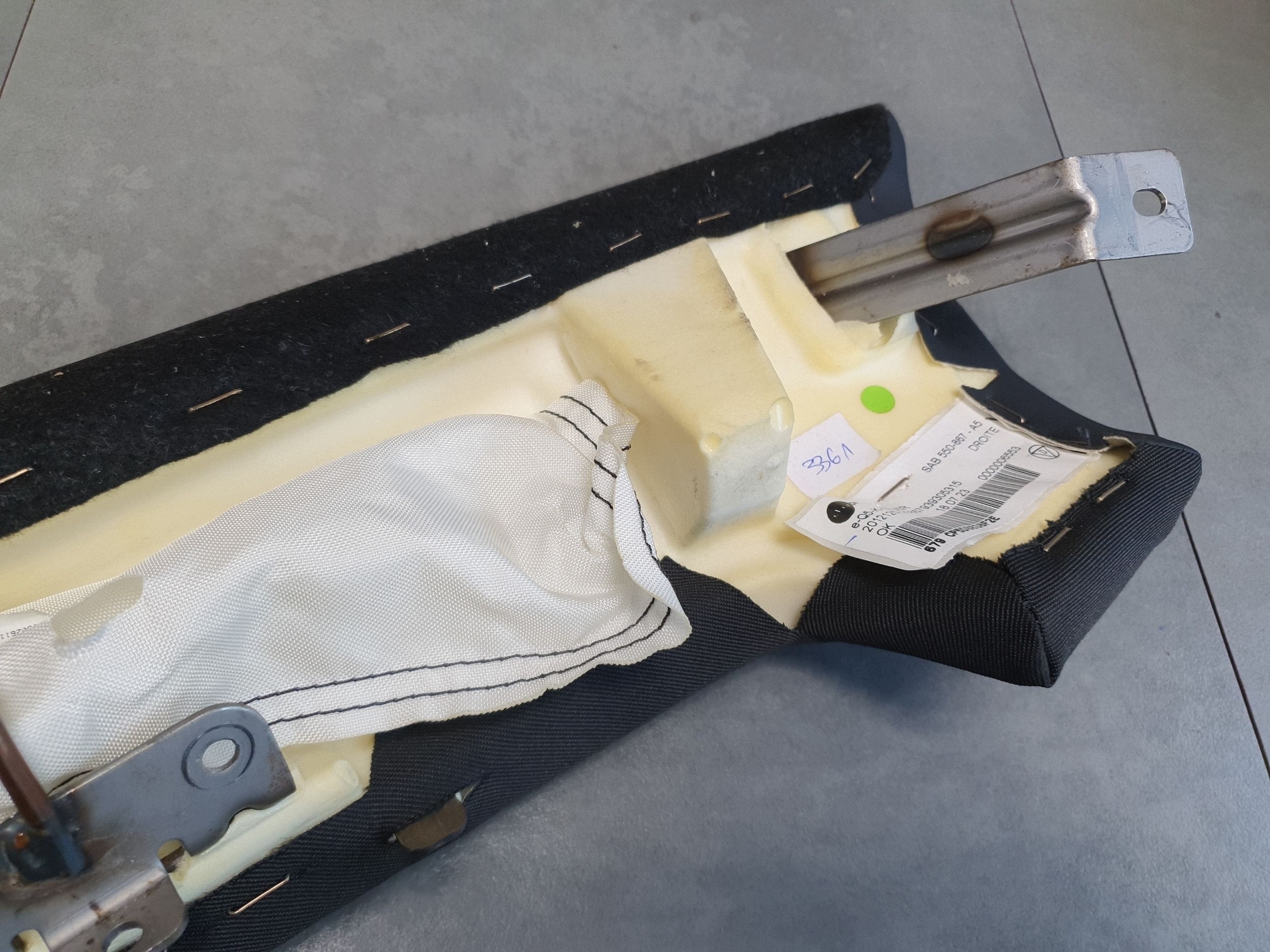 Audi SQ6 e-tron side rear seat right 85H885702C