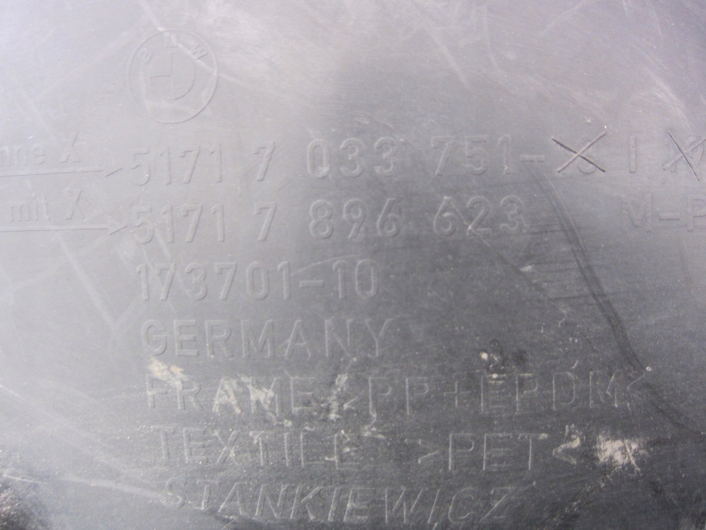 BMW E60 sedan mudguard rear. left right rear part