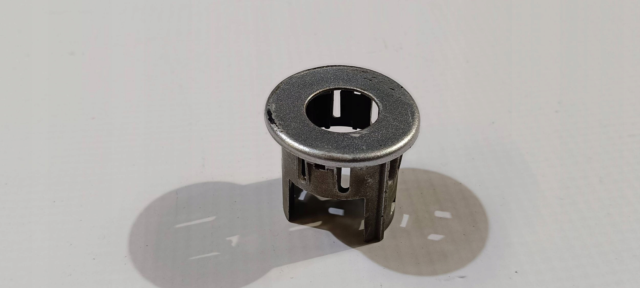 Koszyk Halter Halter des Sensors Parken PDC heck Dodge Ram 2013-2018