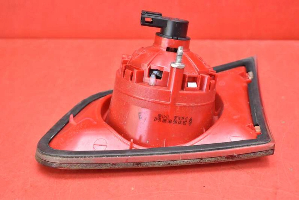 light left rear part rear 3C9945093 VW PASSAT B6 KOMBI 05-10