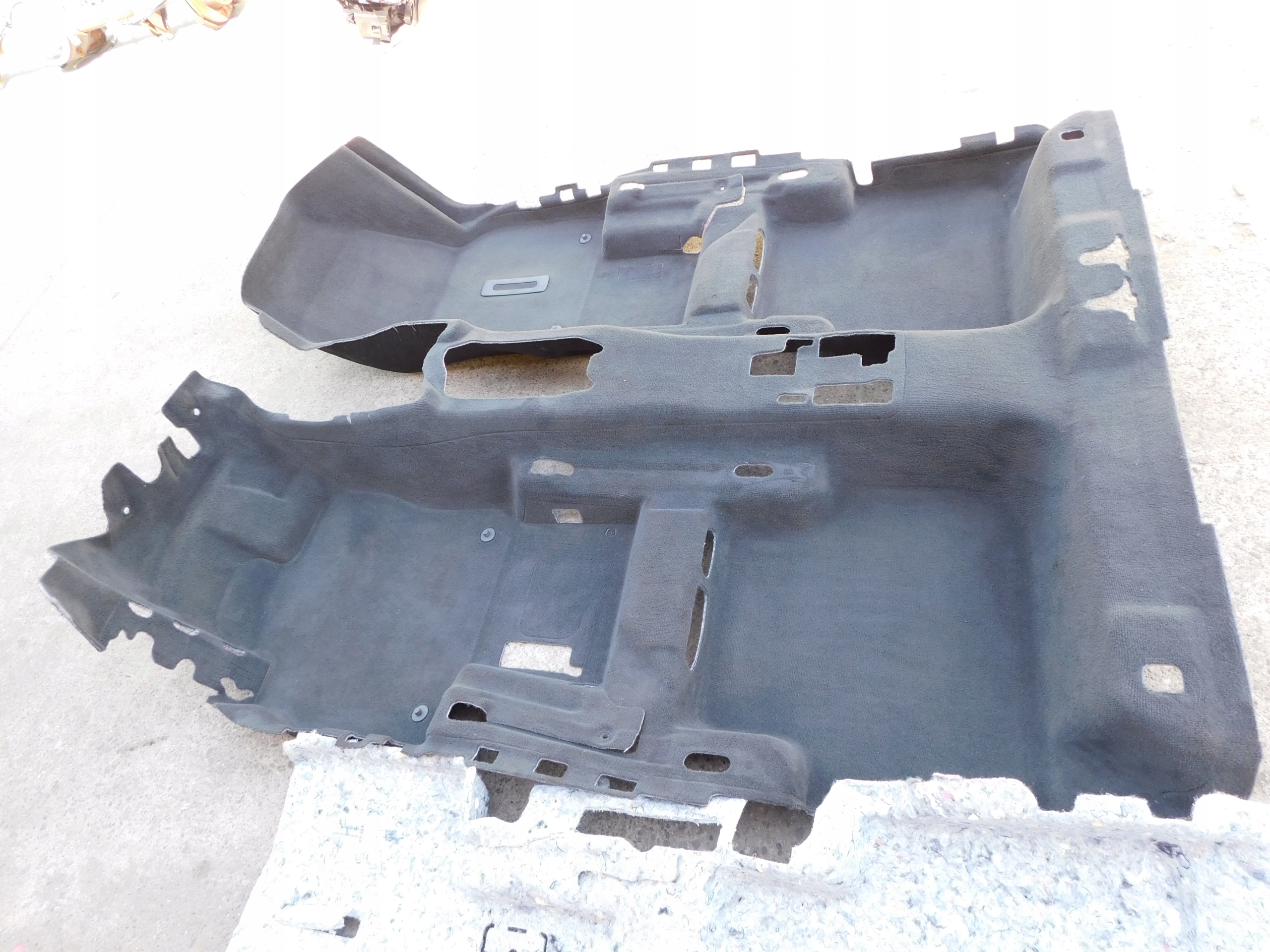 AUTOTEPPICHE Matte Teppich des Bodens komplet Audi Q3 83B863367 element oben unterer