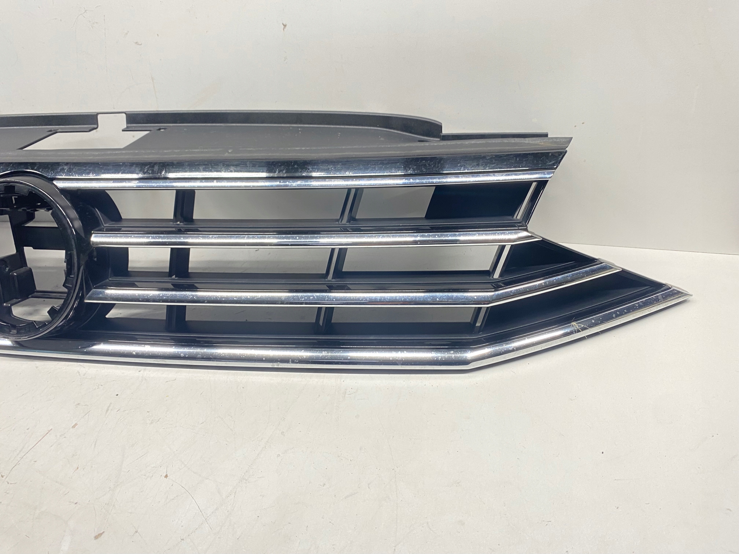 VW Passat B8 Kühlergrill FRONTGRILL Kühlergitter 3G0853653NP - Thumbnail 3