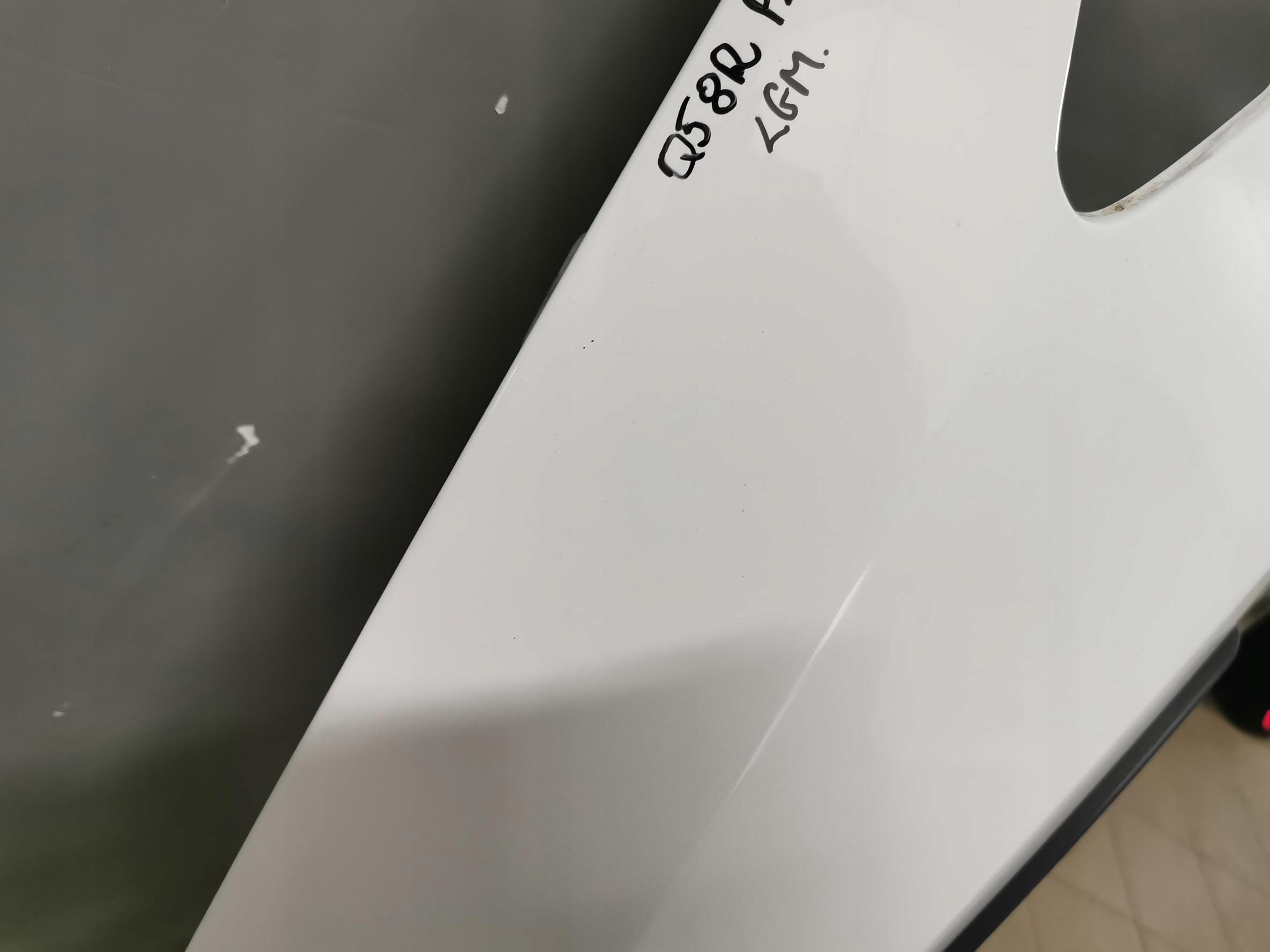 BŁOTNIK PRAWY PRZÓD S-LINE AUDI Q5 8R LY9C 08-13 Strona zabudowy przód - prawa